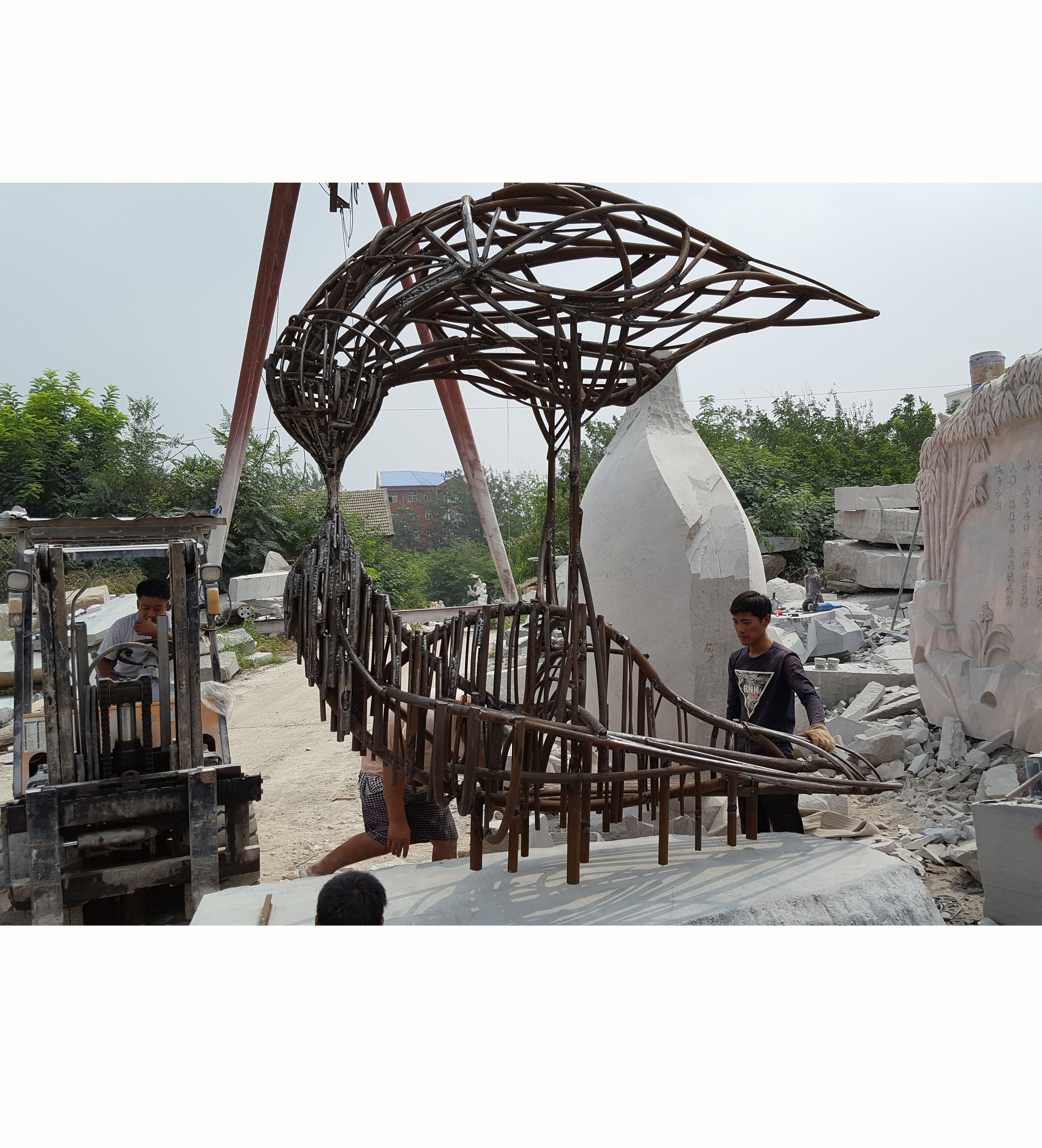 Поцелуй / Китай / Чаньчунь /2017. Художник — скульптор Антонина Фатхуллина