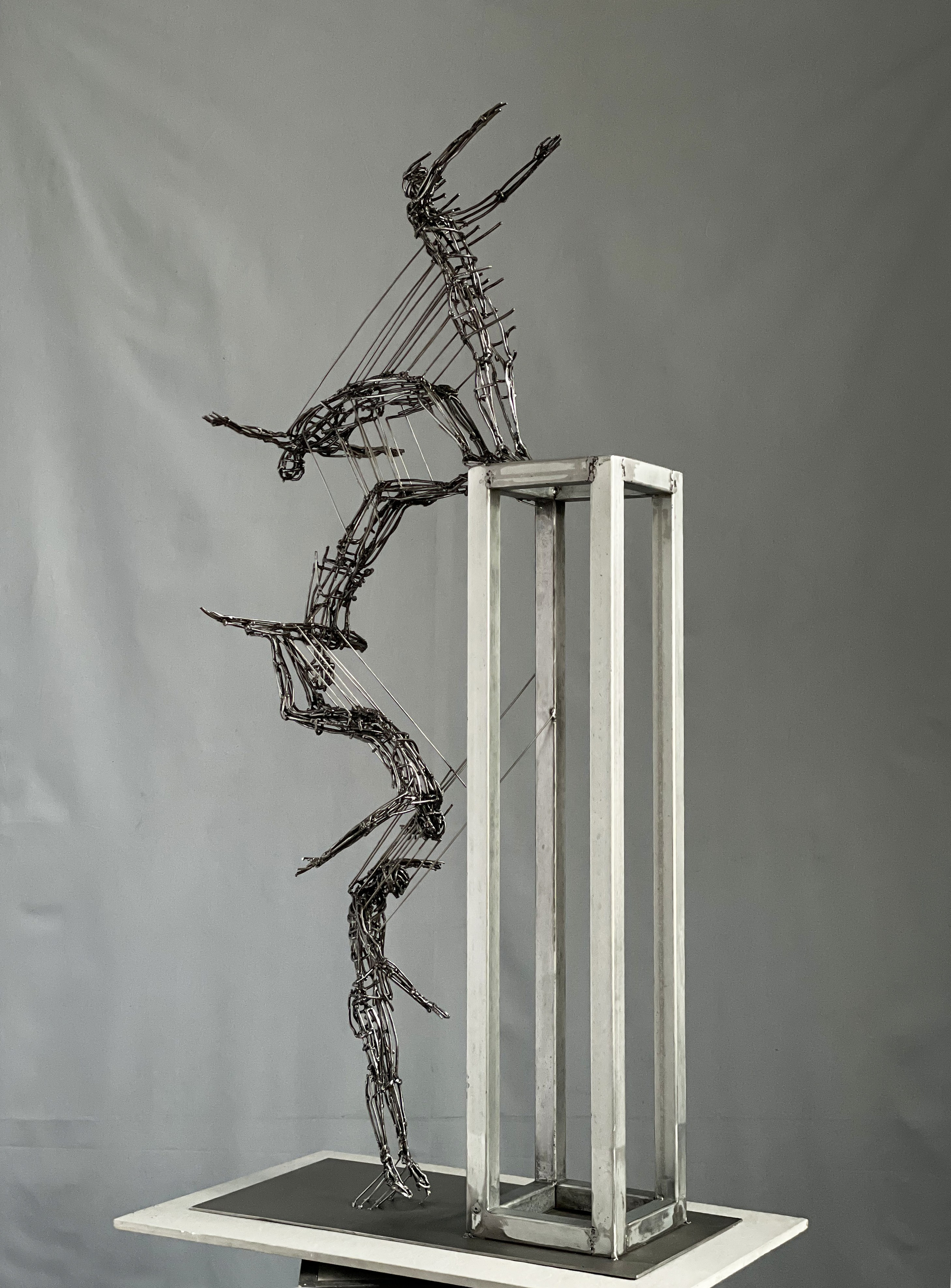 Паркур-свободное падение / parkour- free fall_2023. Художник — скульптор Антонина Фатхуллина