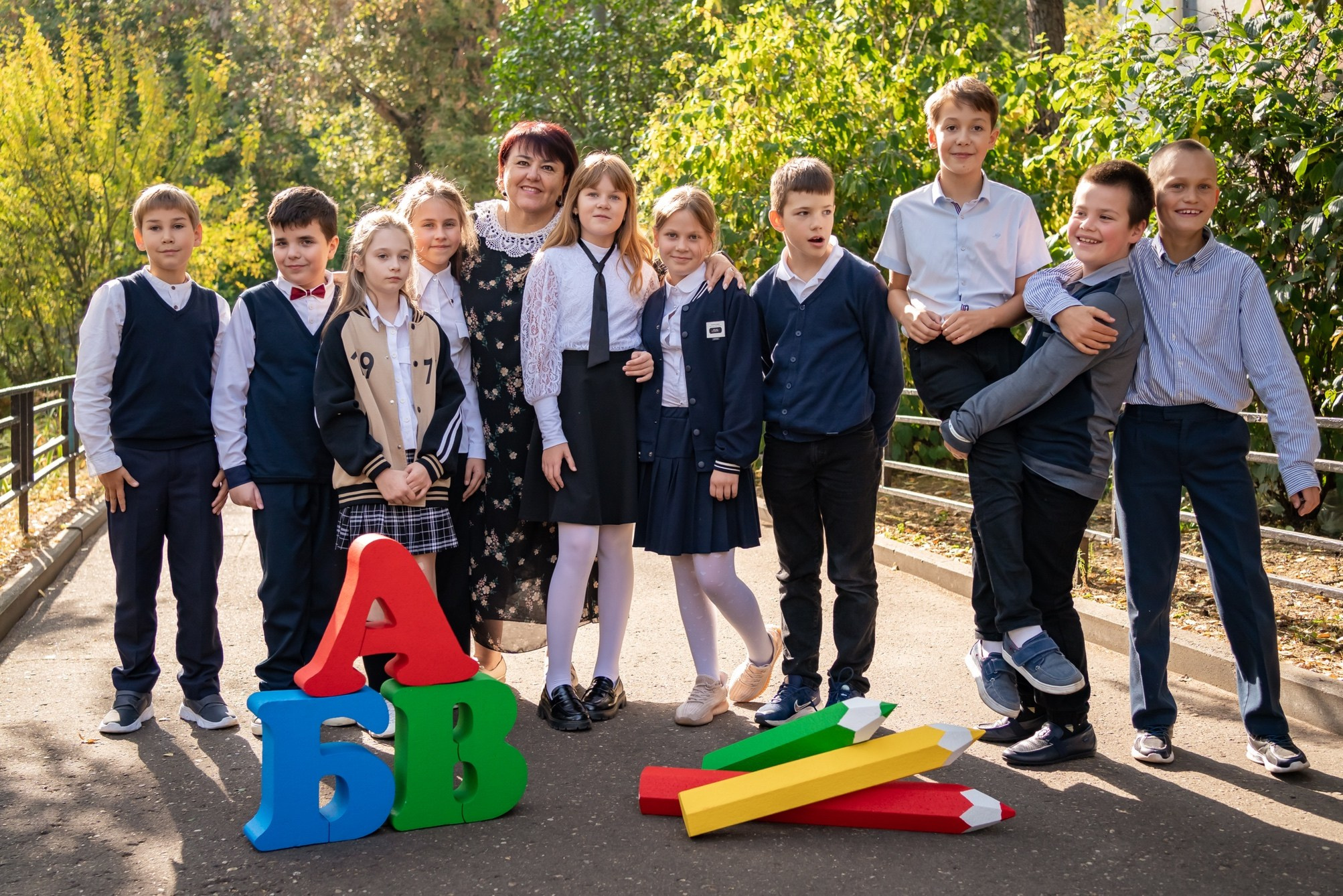 Выпускники начальной школы. Семейный фотограф Варвара Сорока в городе Москве