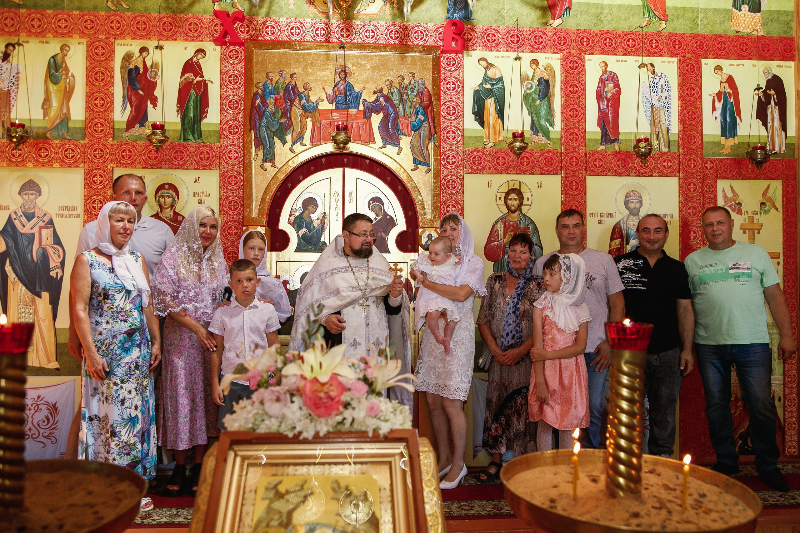 фотосессия таинства крещения в храме  