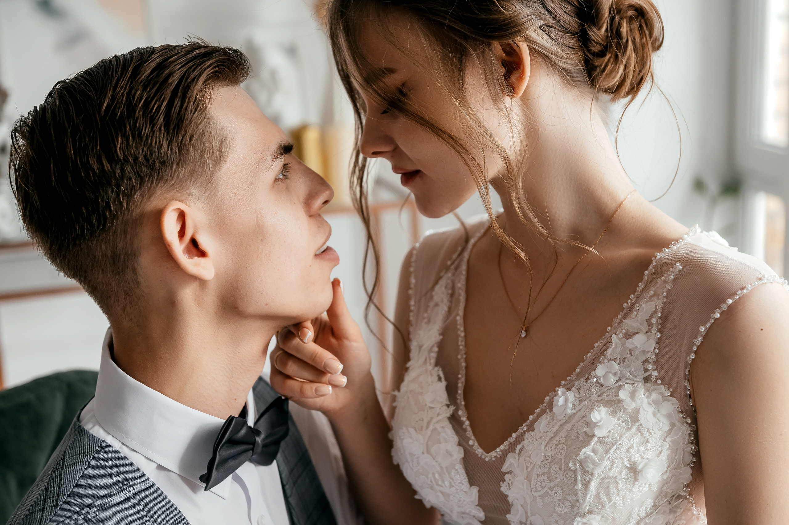 Свадебная лав стори в фотостудии Лофт 18. ЗАГС Королева и вечер в Усадьбе Гребнево. Свадебный и семейный фотограф Виктория Носачёва. Щелково, Москва и МО