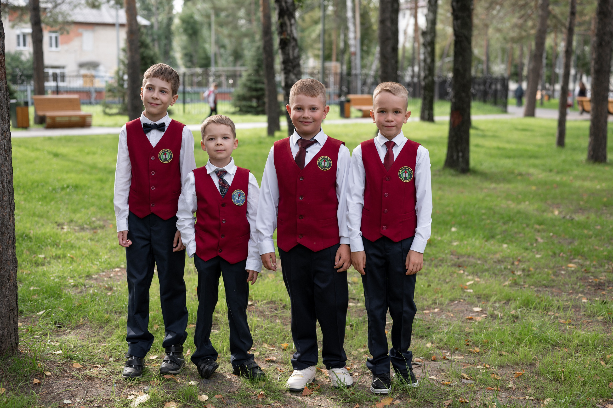 1 сентября 16 гимназия 2 класс (линейка + в классе+ на улице). Фотограф новорожденных, семейный детский в Тюмени Татьяна Морозова