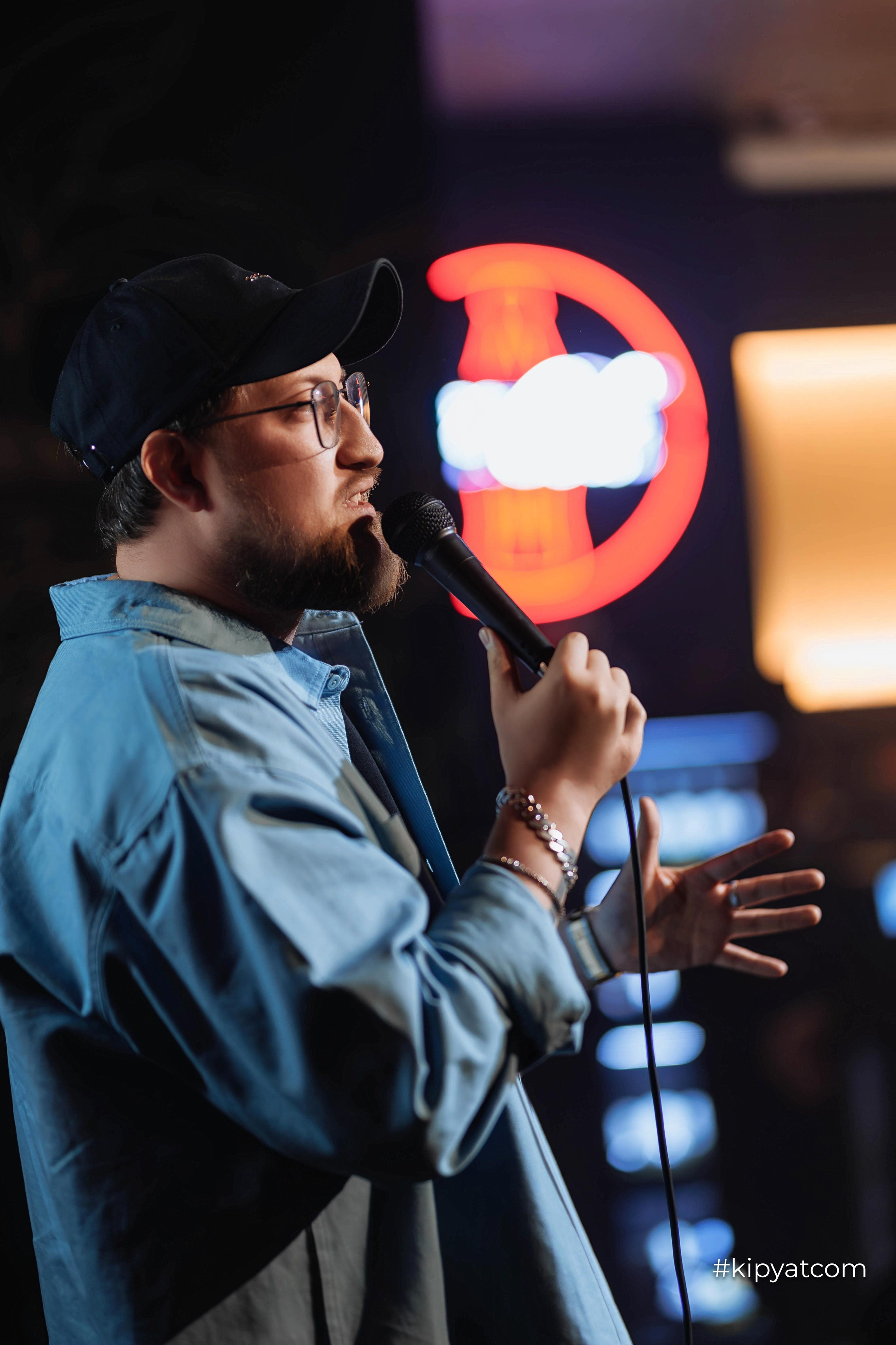 Сольный стендап концерт Александра Меркуль