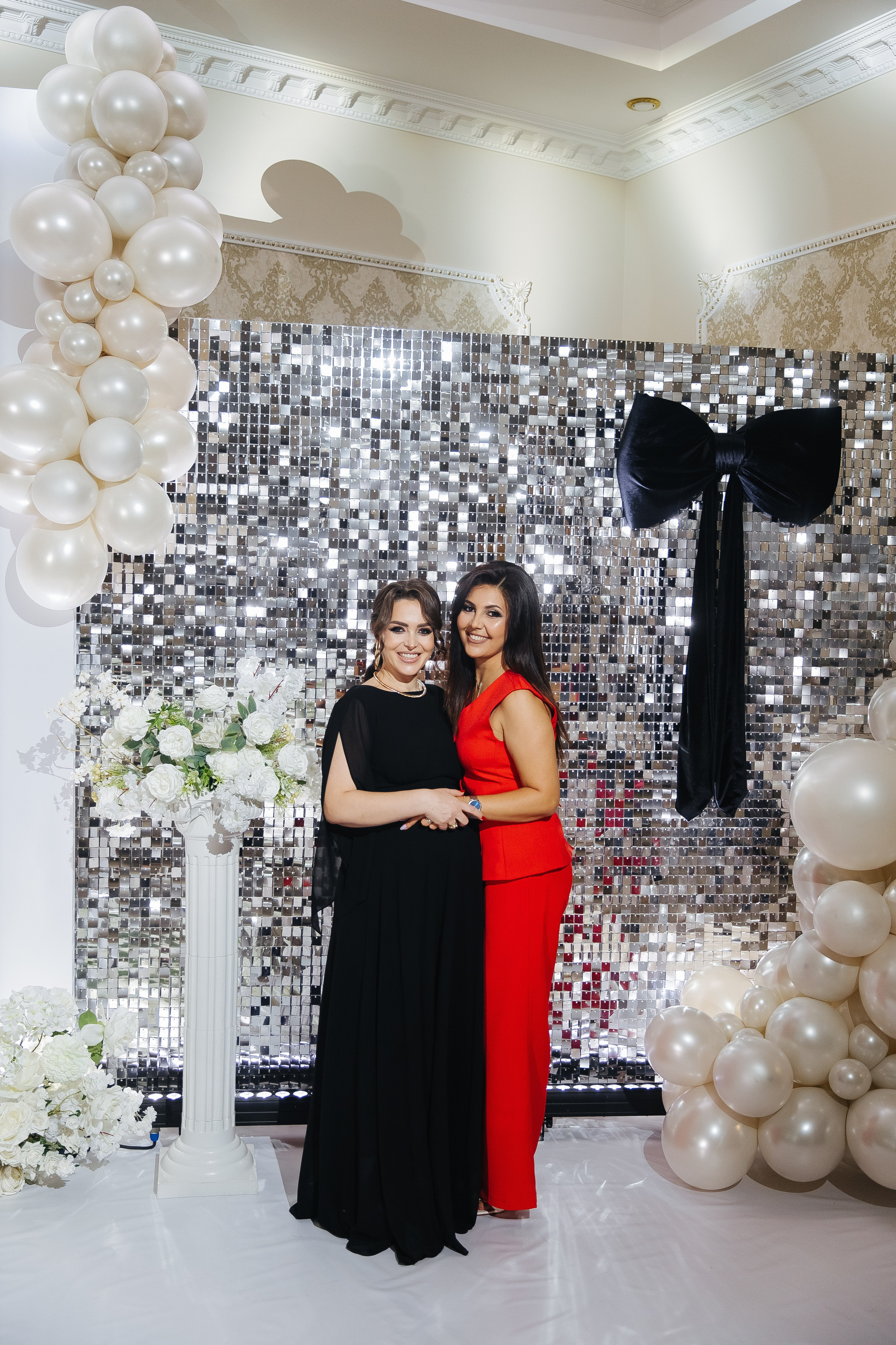 Ани и Назели. 35&5 День рождения, «Янтарь». Фотограф в Красноярске Надежда Воскресенская