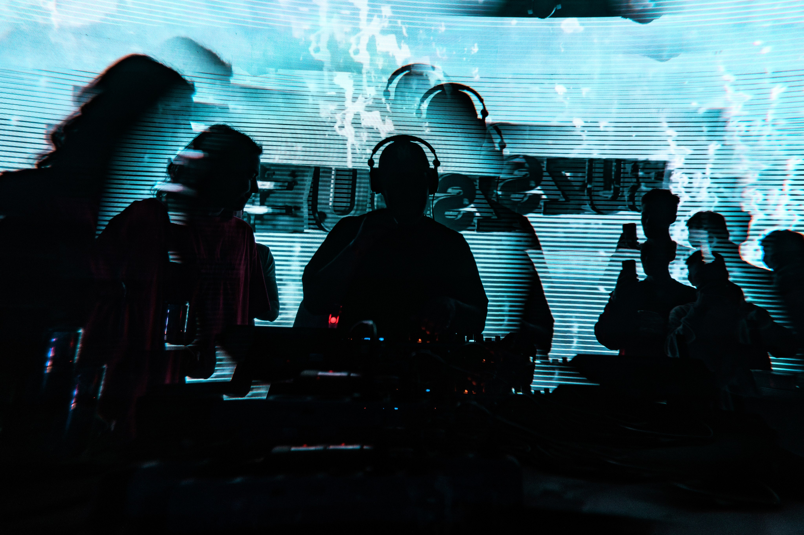 Y2K. Репортажный фотограф Екатеринбург | Яркий, качественный репортаж | Концерты, клубы, репортаж, праздники, корпоративы