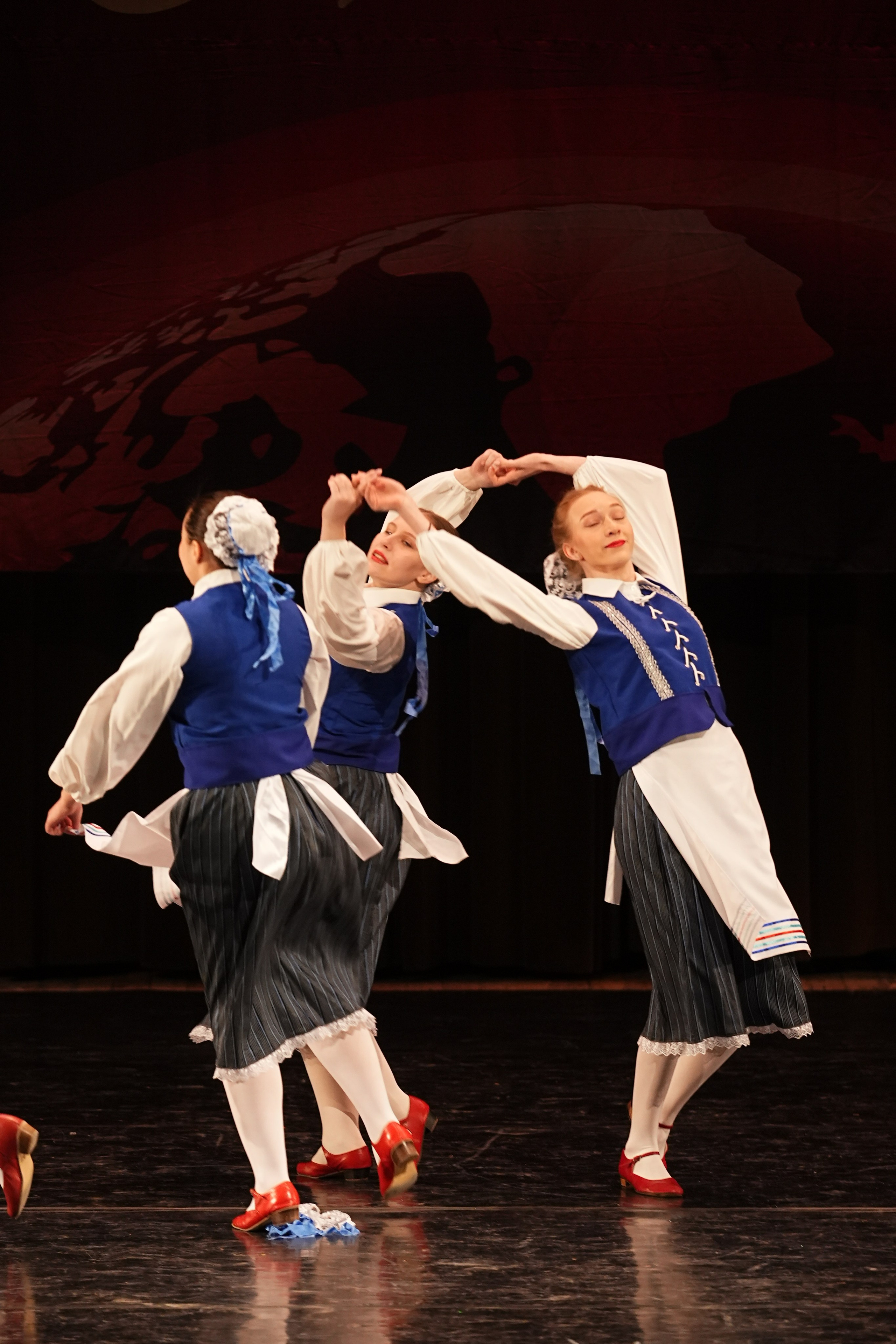 7 декабря, блок 1, г. Москва. Золотое яблочко