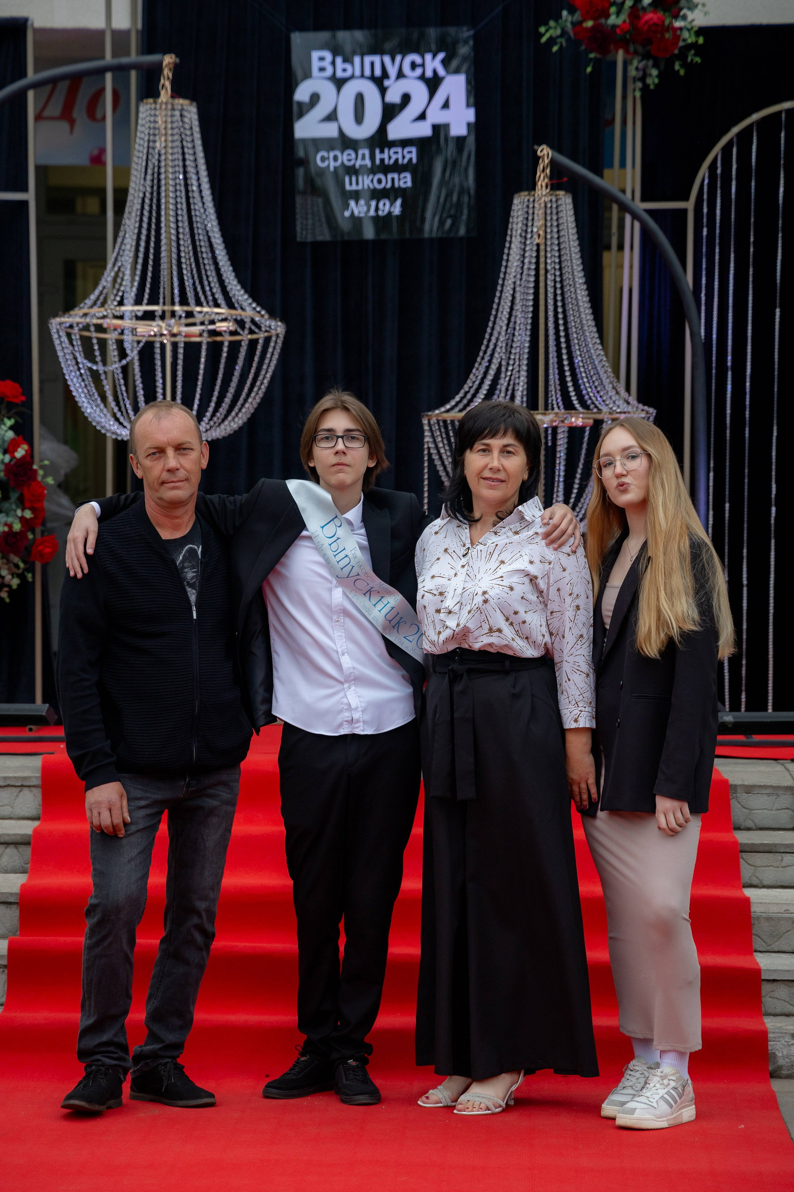 Школьный выпускной 2024 год в Соколе (Минск). Свадебный фотограф в Минске/Беларуси Сергей Спиридонов