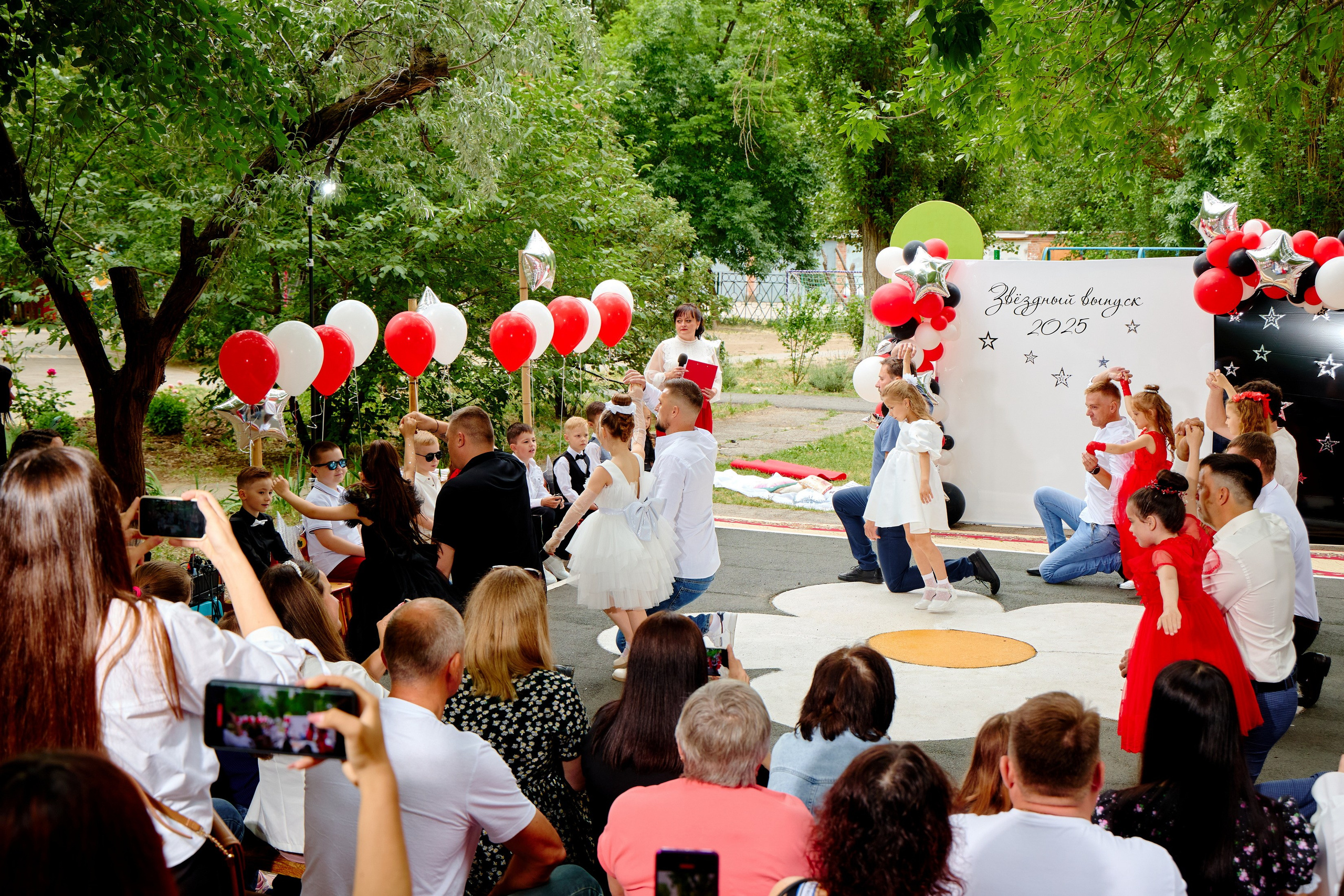 Выпускной 45 сад. Фотограф Выпускные альбомы Таганрог Сергей Коробченко