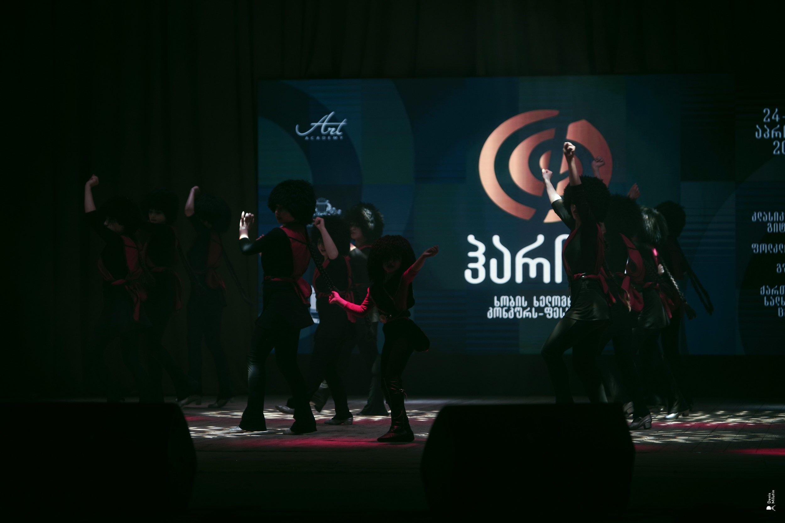 Танцы в Хоби. Портретный фотограф Денис Милютин