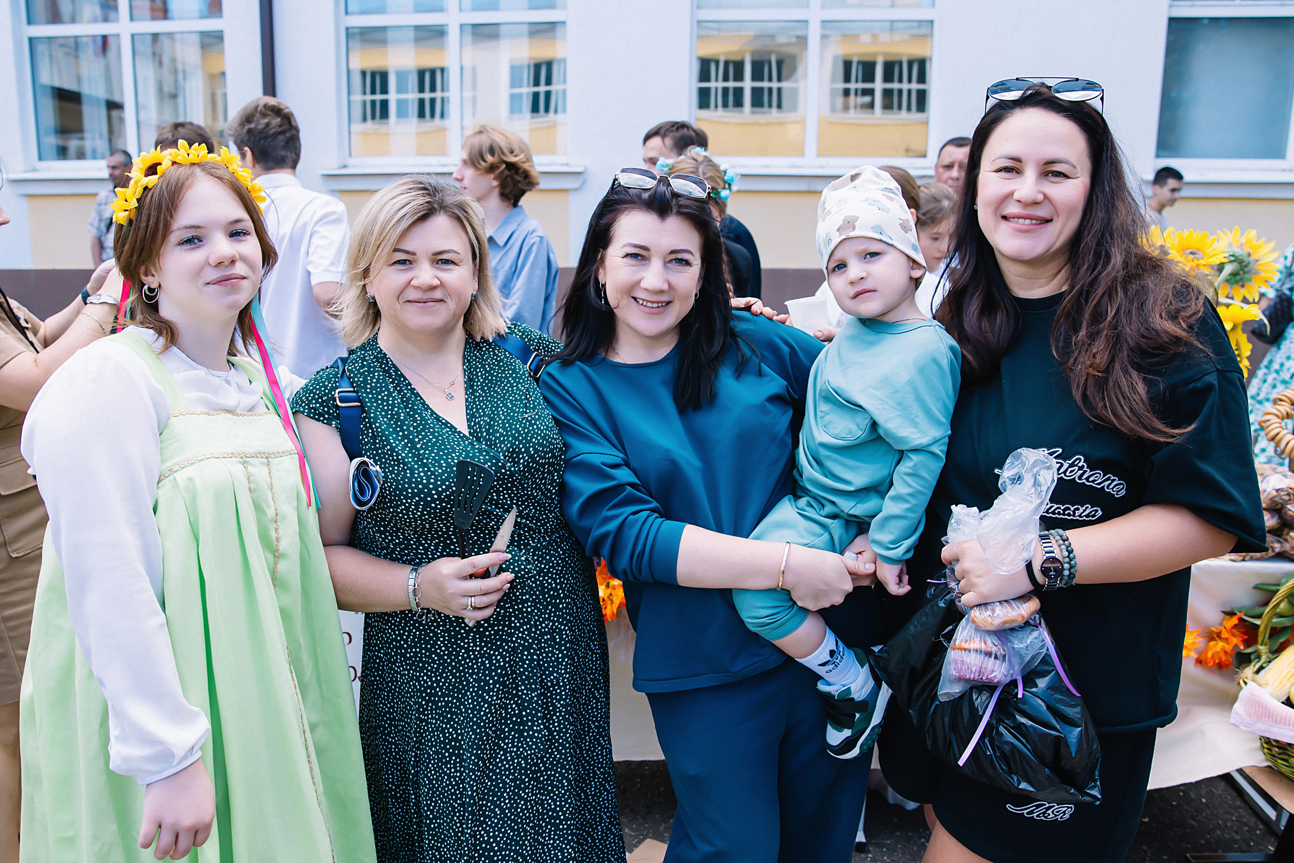 Школьная ярмарка Лицей№ 4. Фотограф и Видеограф в Краснодаре Юлия Солодченко