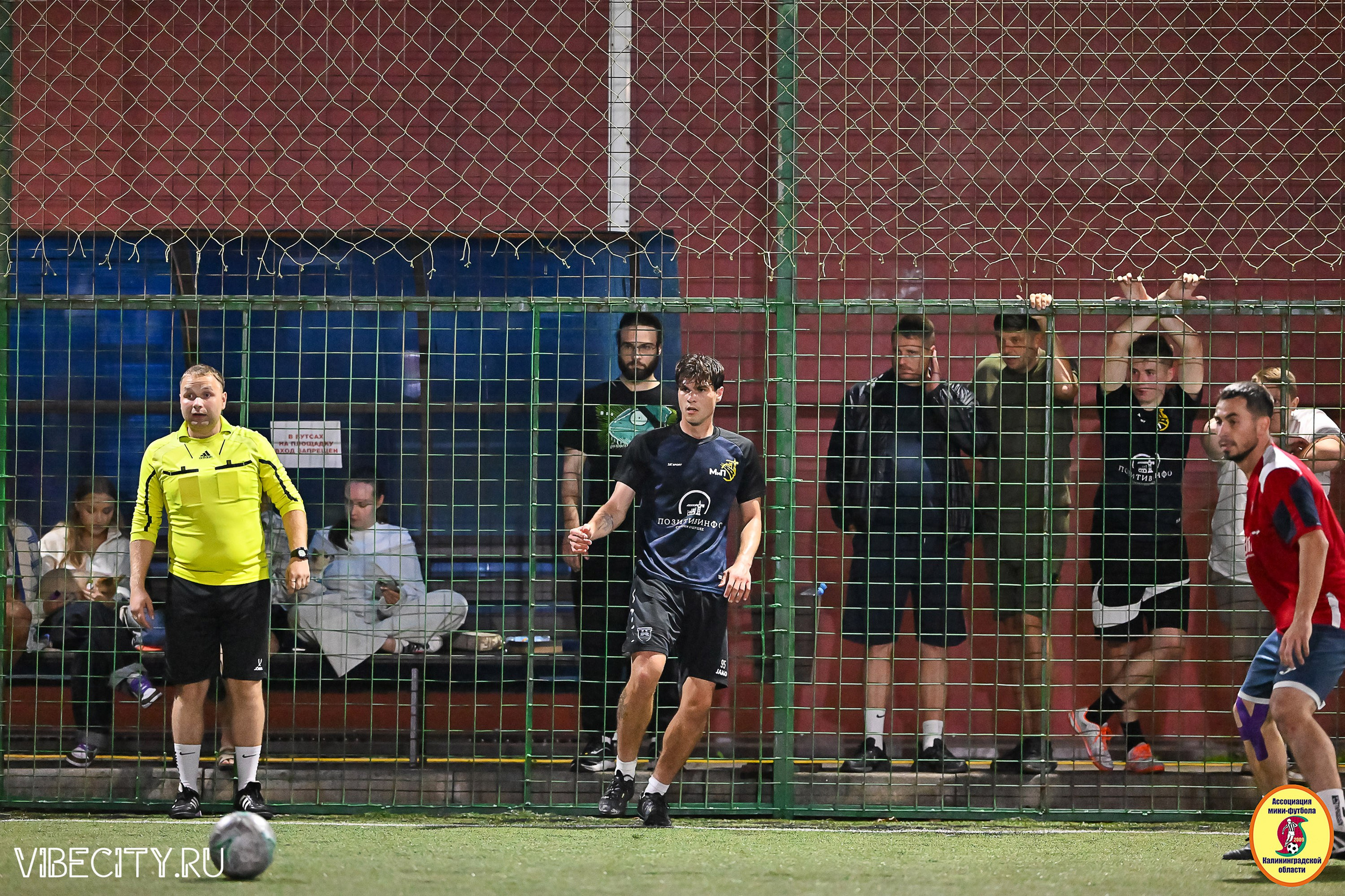 ФИНАЛЬНЫЕ ИГРЫ КУБКА МИНИ-ФУТБОЛЬНОЙ ЛИГИ И КУБКА КОРПОРАТИВНОЙ МФЛ 2025. VIBECITY.RU Вайб Сити Ру Фоторепортажи Фотоотчеты Калининград
