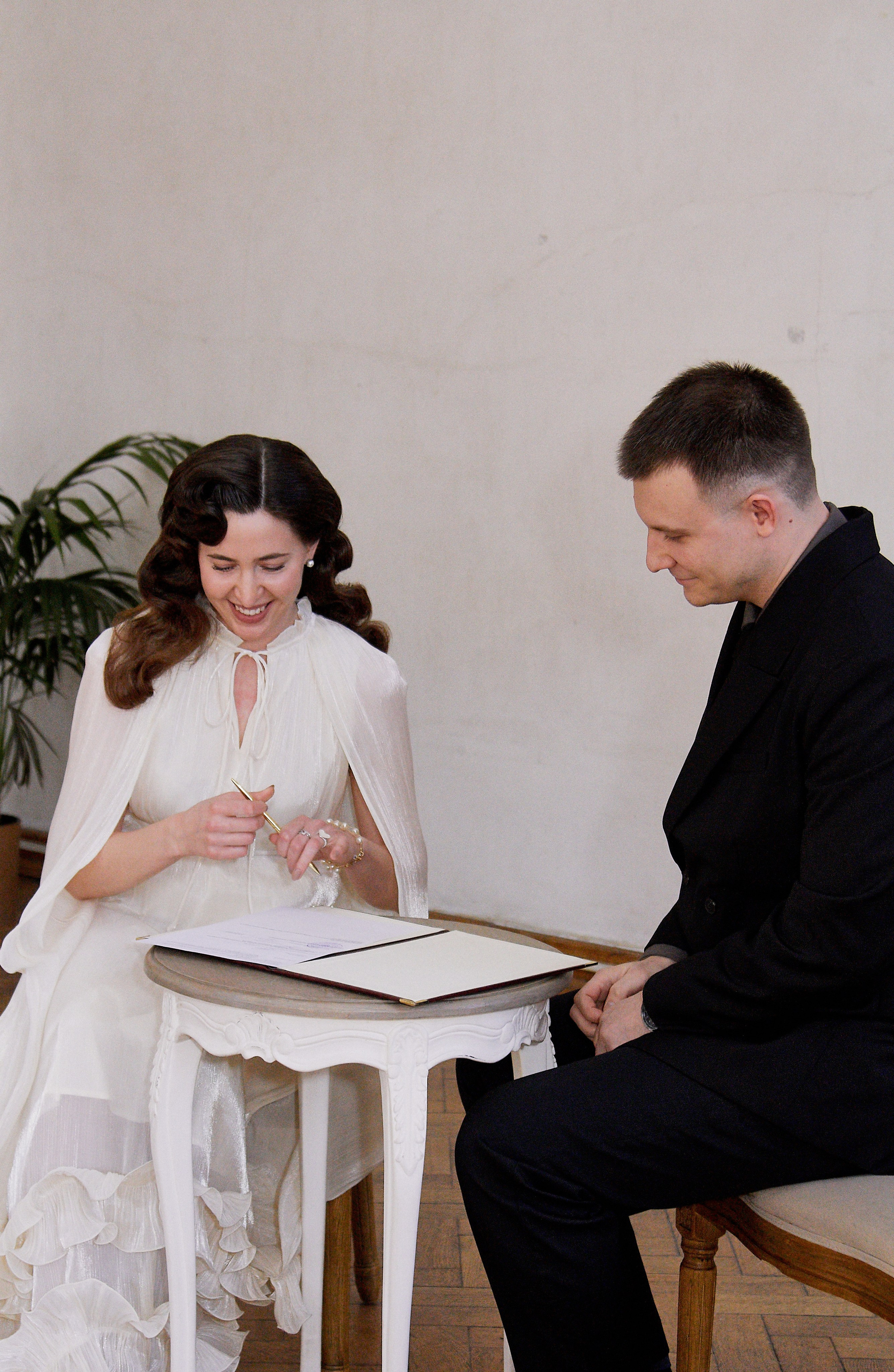 Торжественное бракосочетание в библиотеке им. Пушкина. Свадебный фотограф в Москве Приятелева Ангелина