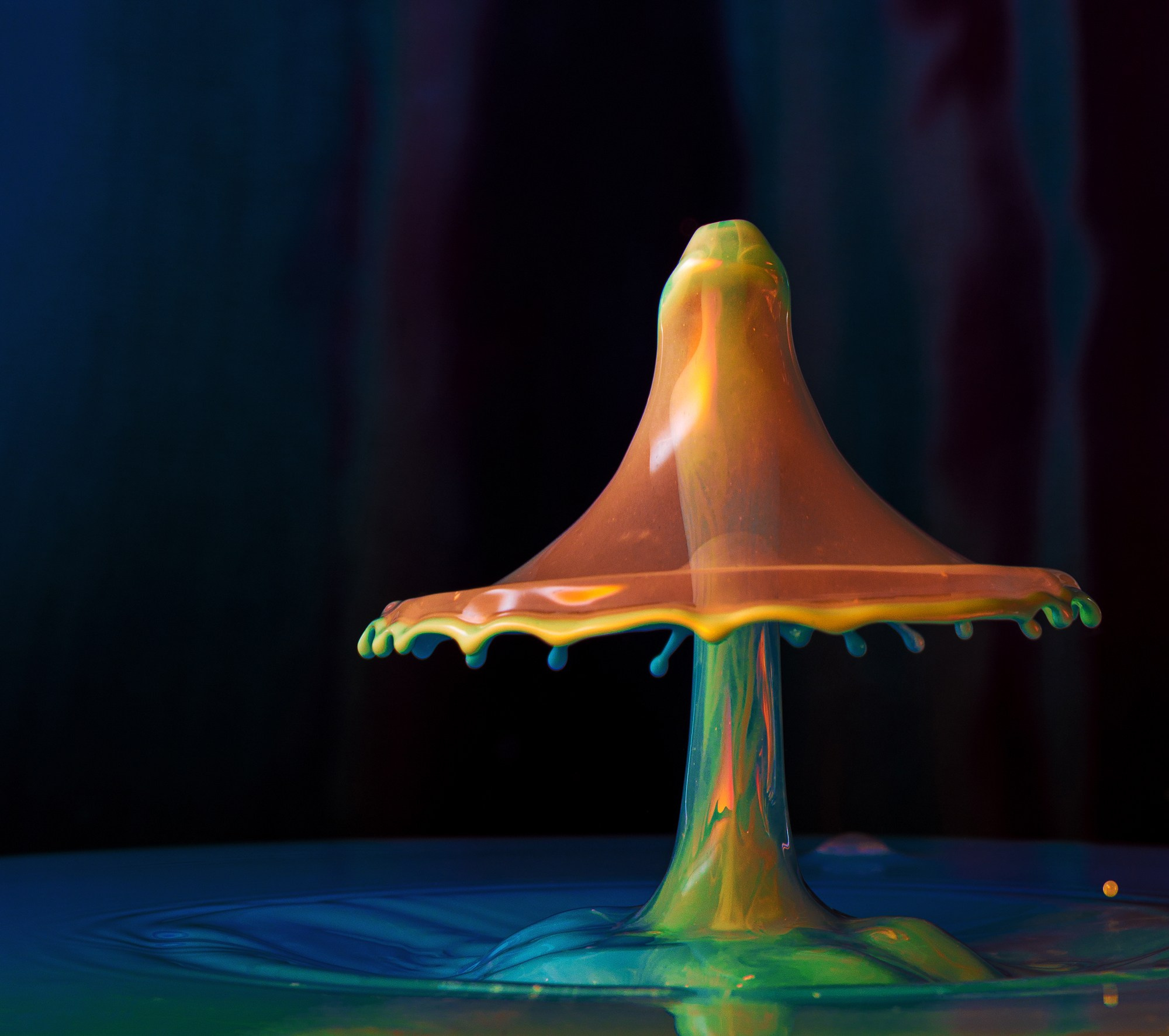 Классические формы. Скульптуры из воды Сергея Толмачева