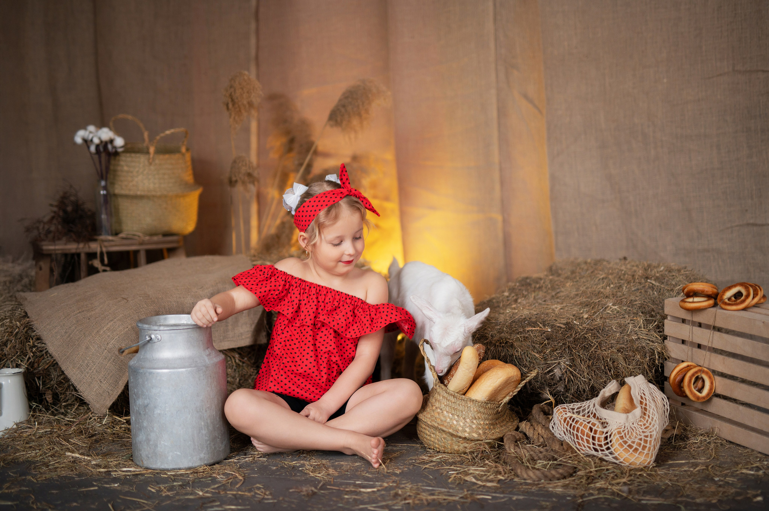Когда в кадре больше искренности, чем позирования: история одной фотосессии с козлёнком. Детский и семейный фотограф Москва Рязань