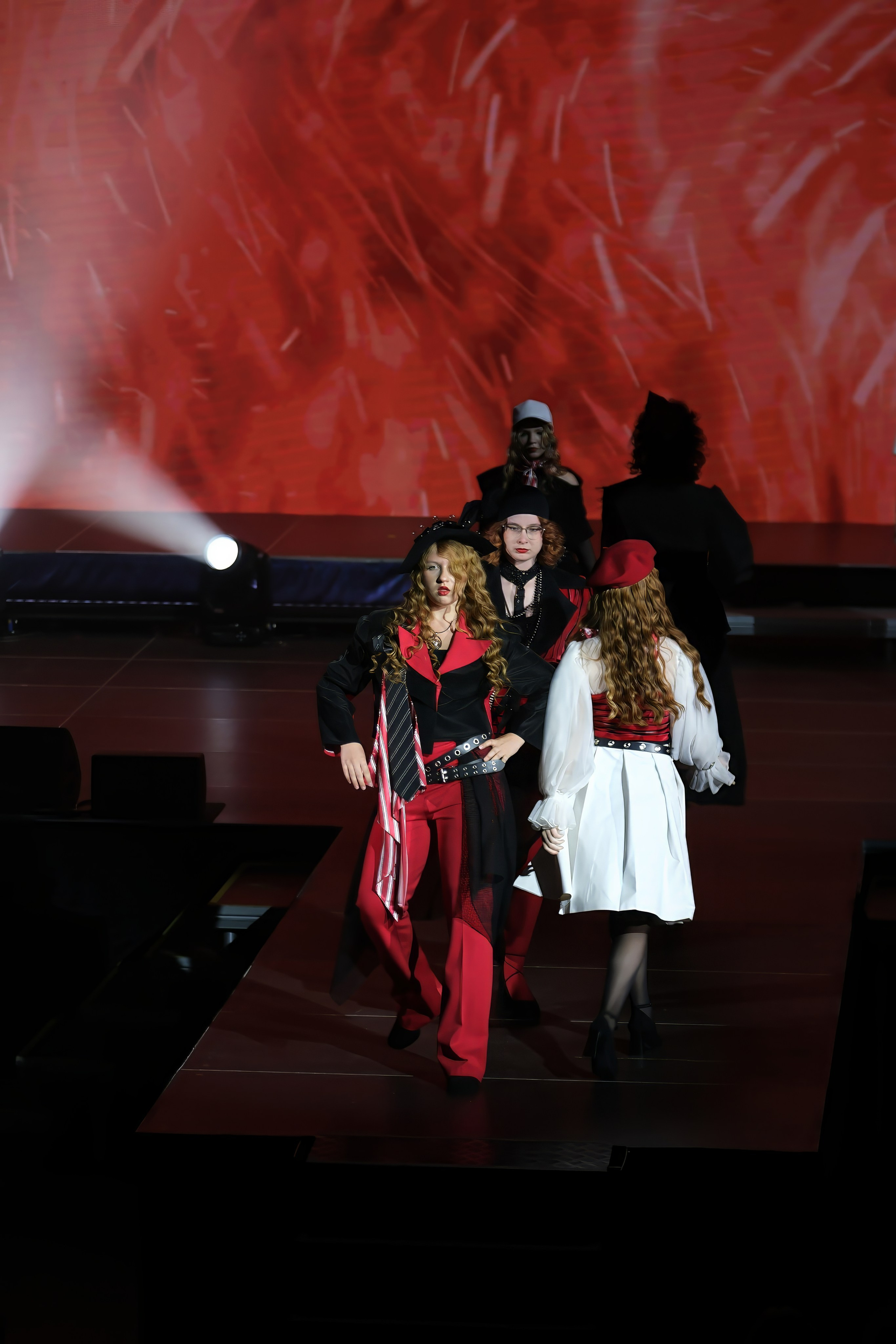 Подиумный спектакль «Стиль Надежды». Добро пожаловать в студию «Цифровой скульптор»  где искусство встречается с технологиями!