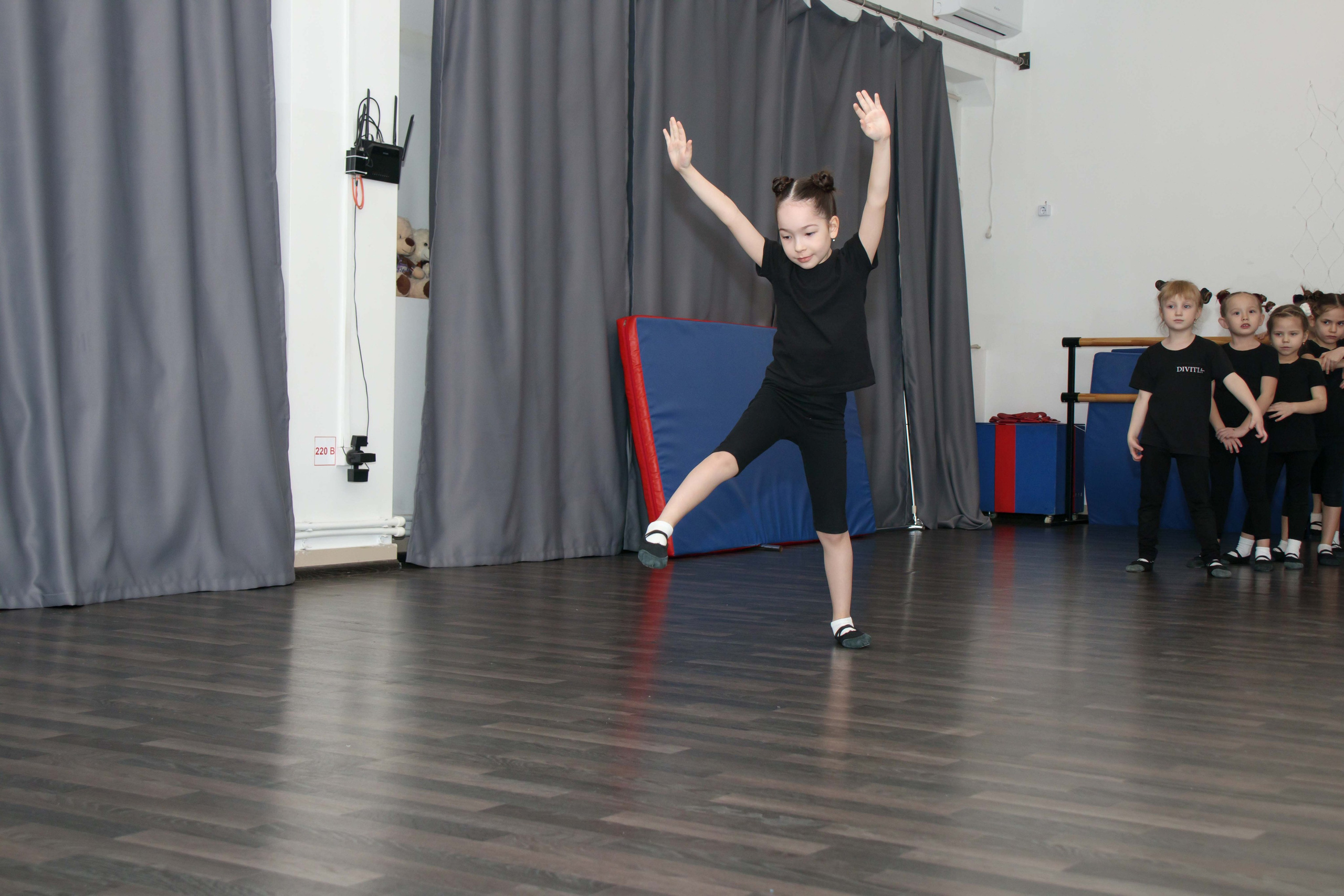 Тренировка в танц. школе. Репортажный Фотограф