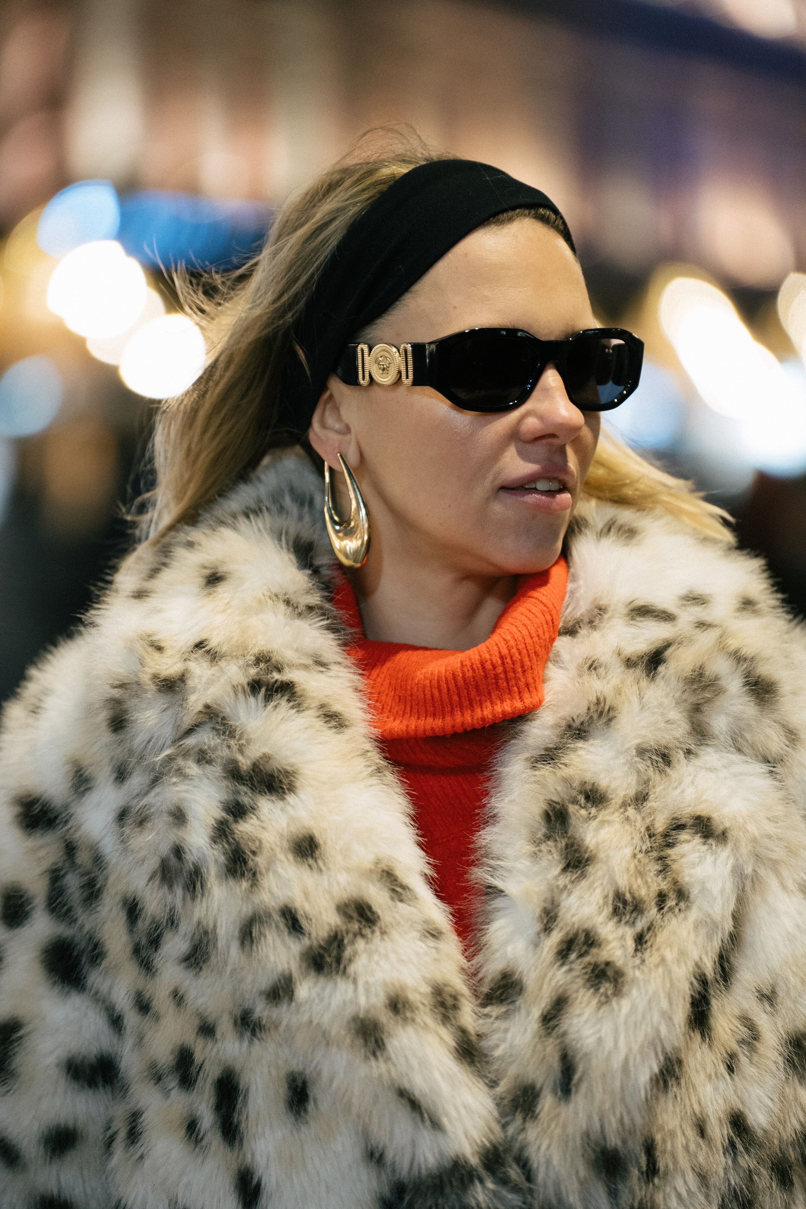 ПРОГУЛКА НА МАНЕЖНОЙ ПЛОЩАДИ ДЛЯ ДЕВУШКИ ПЕРЕД НОВЫМ ГОДОМ (НОВОГОДНЯЯ ФОТОСЕССИИЯ НА МАНЕЖНОЙ ПЛОЩАДИ). Профессиональный фотограф, Санкт-Петербург — Виктория Богомолова