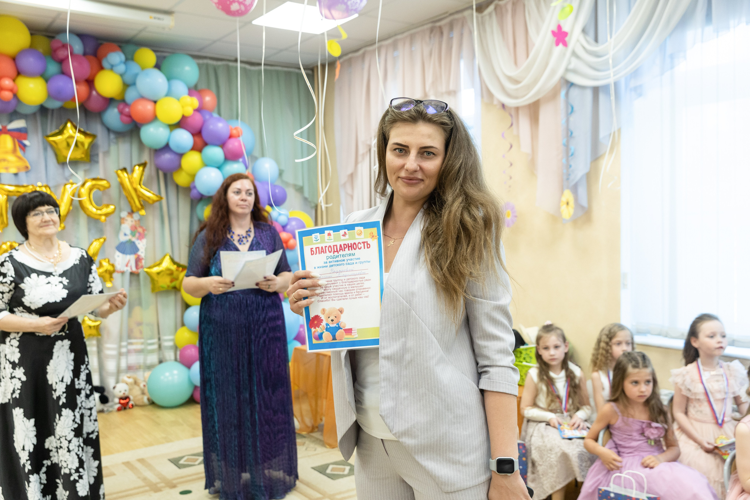 Фотограф на выпускной в детский сад, сразу снимается и видео выпускного торжества