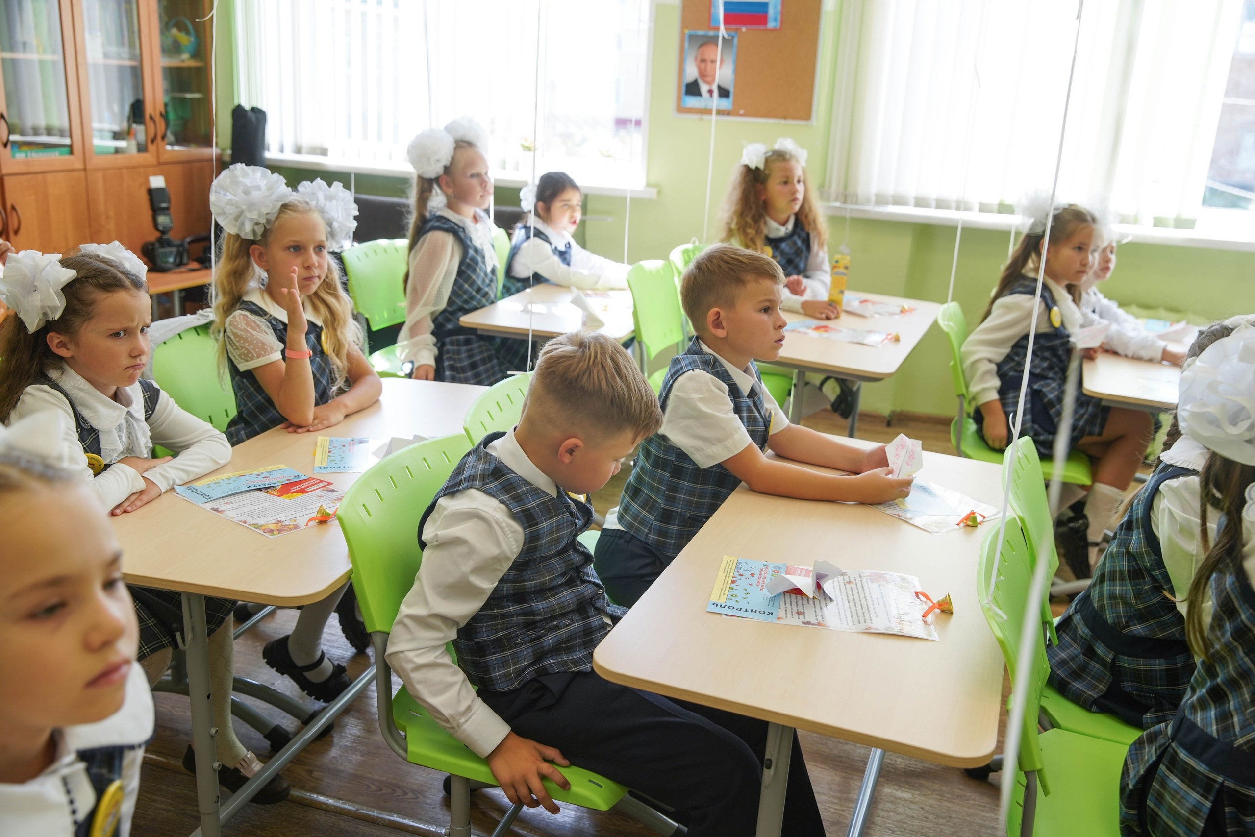 Первый класс линейка, в классе, портреты. Семейный и детский фотограф в Нижнем Новгороде