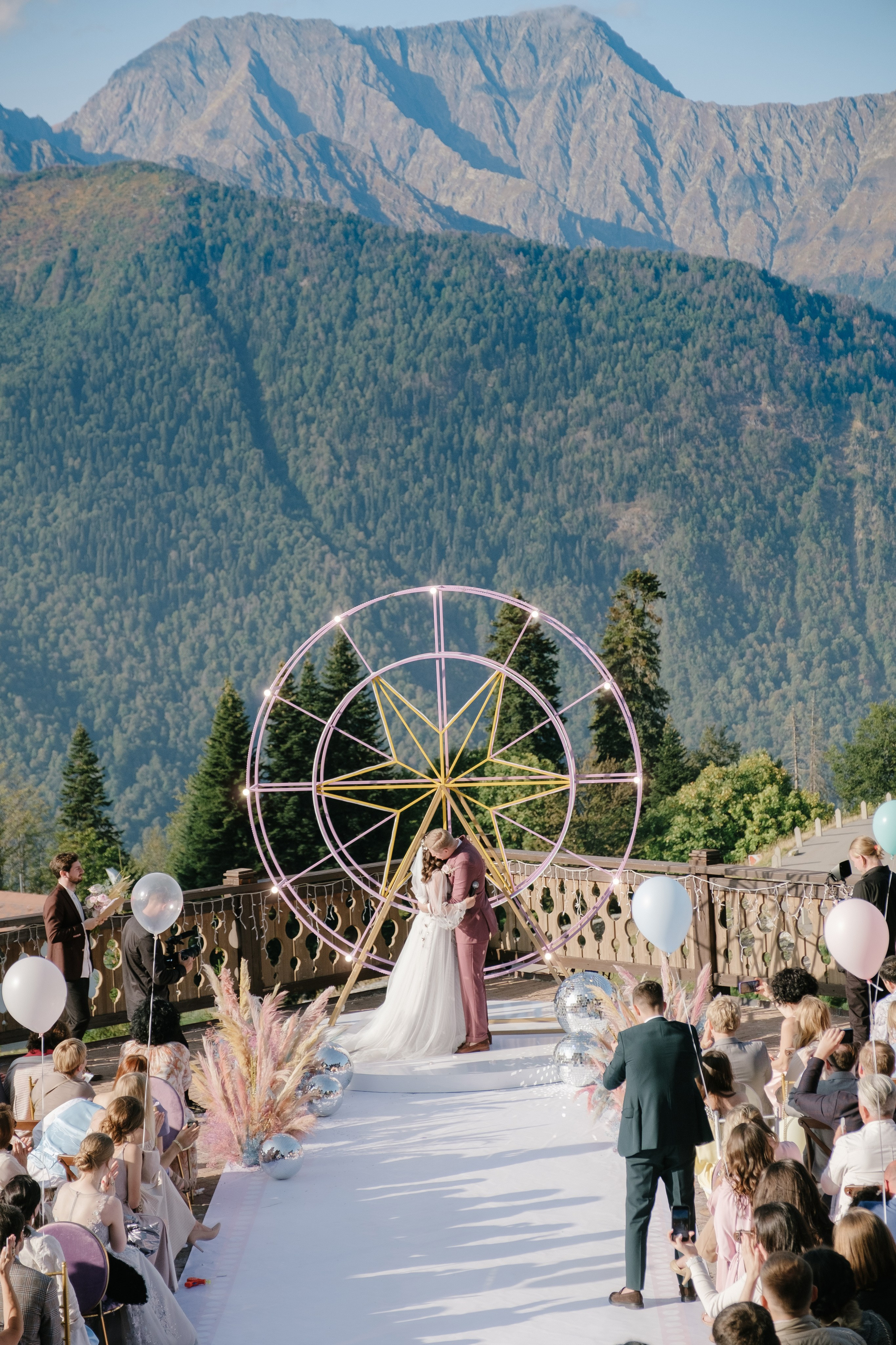 Фестиваль чувств. Свадебный Видеограф Фотограф в Сочи
