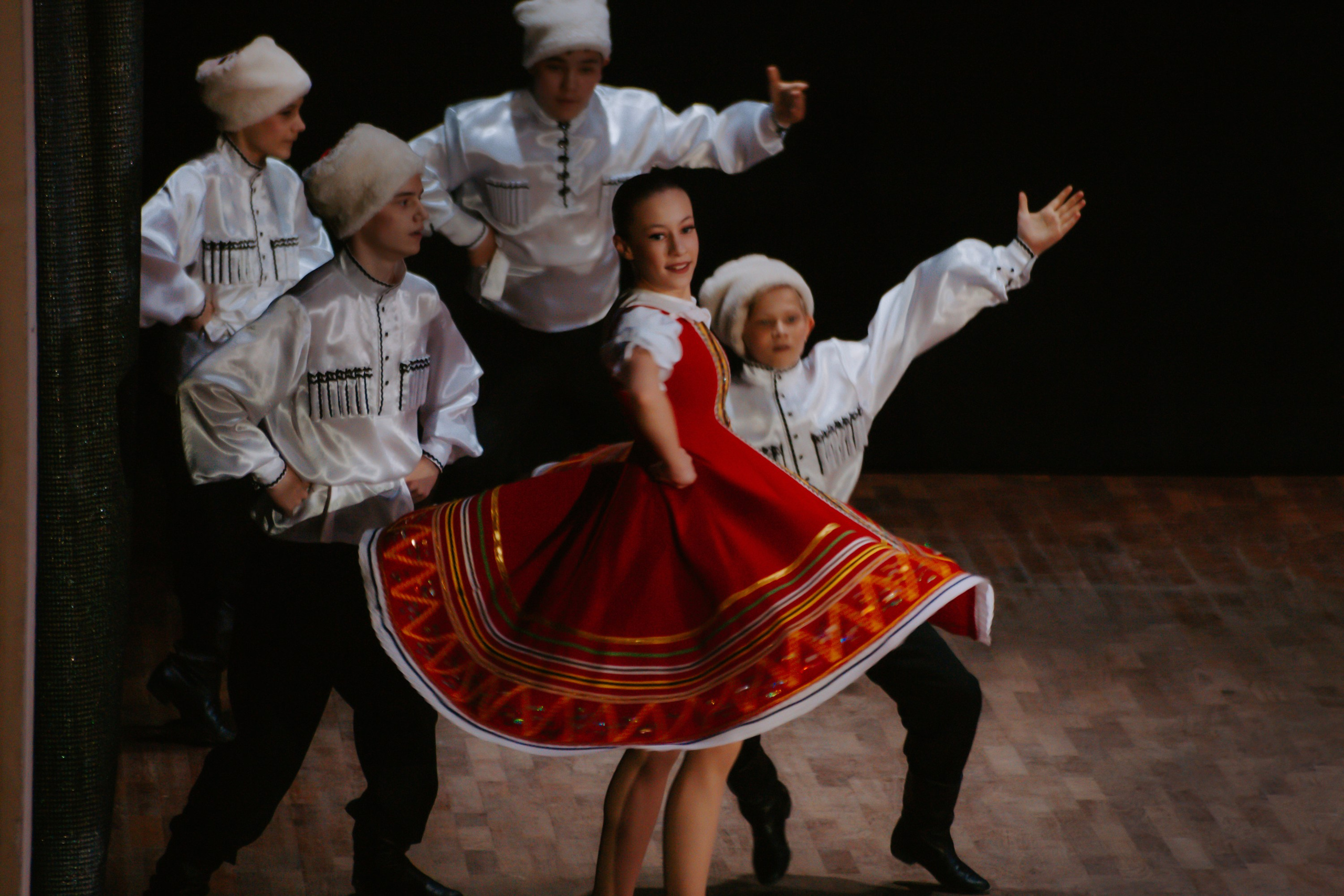 «Уральский сувенир». Концерт танцевальной студии. Фотограф в Челябинске Ополихина Анна