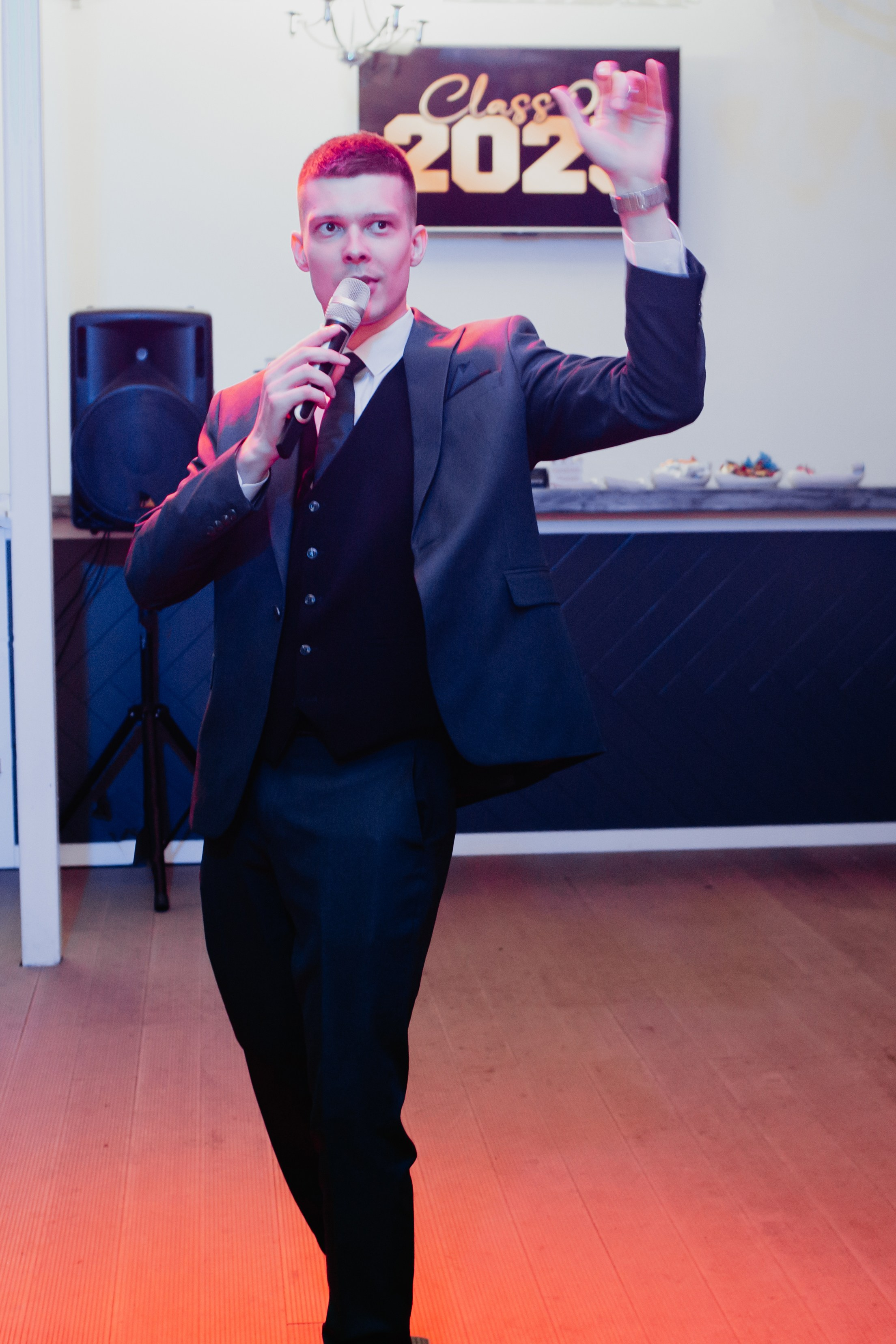 Выпускной 2025 (41 школа) 11 класс. Фотограф в Челябинске Ополихина Анна