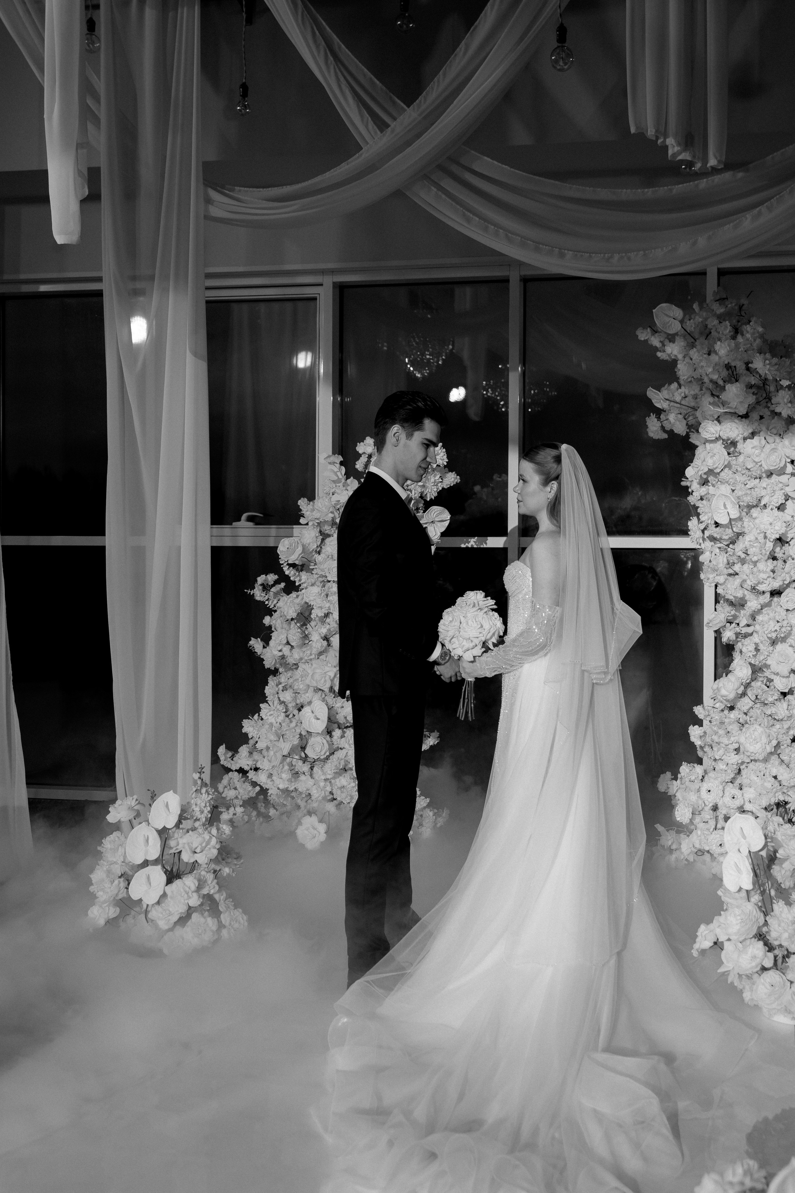 СВАДЕБНАЯ СЬЕМКА СБОРОВ В ОТЕЛЕ И ВЫЕЗД НА ЦЕРЕМОНИЮ (СНЯТО В СИБИРЕ В НИЖНЕВАРТОВСКЕ). Профессиональный фотограф, Санкт-Петербург — Виктория Богомолова