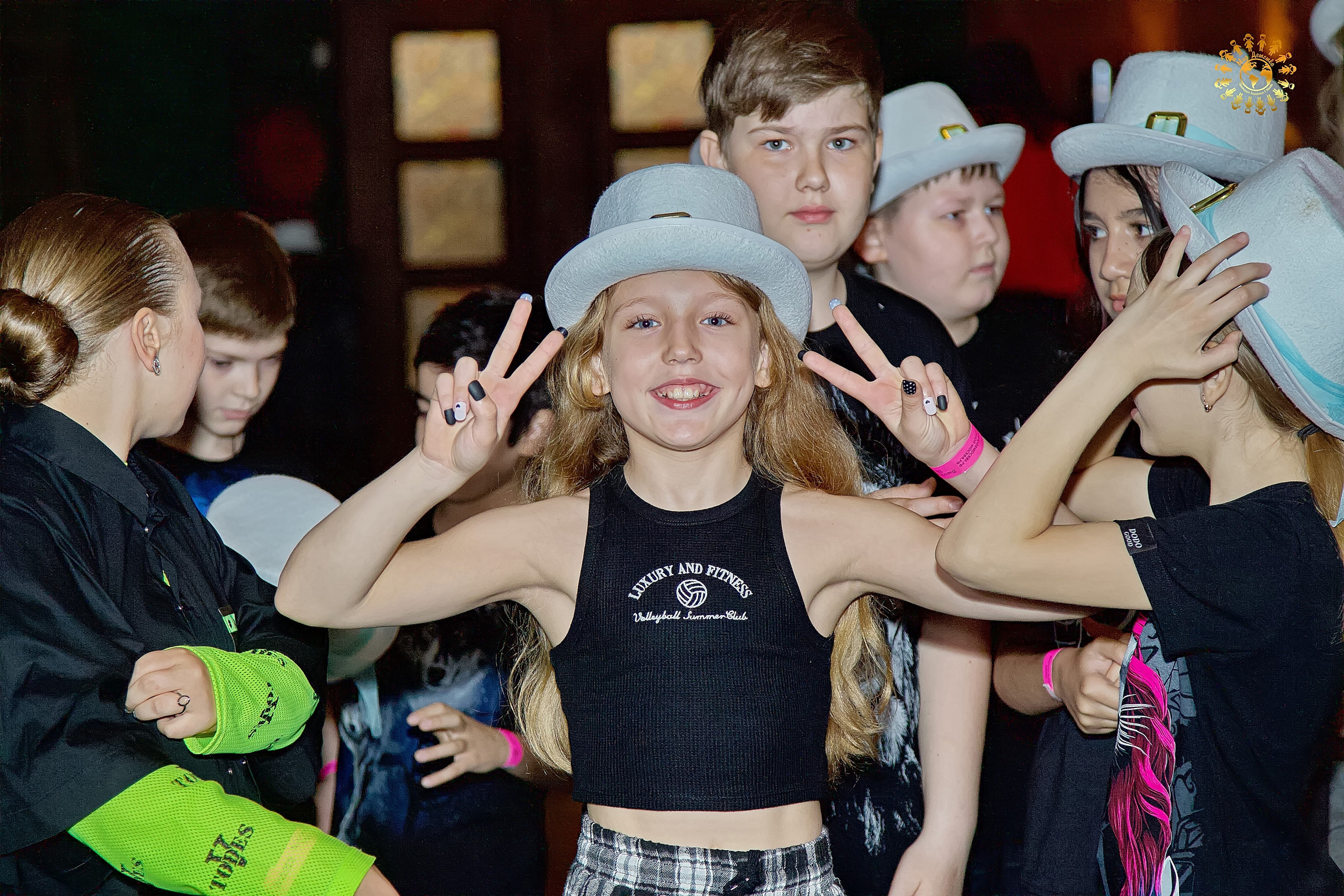 Выпускной 2023 (Школа 667, 4-й класс). Репортажная съемка в Москве и области. Анималистика