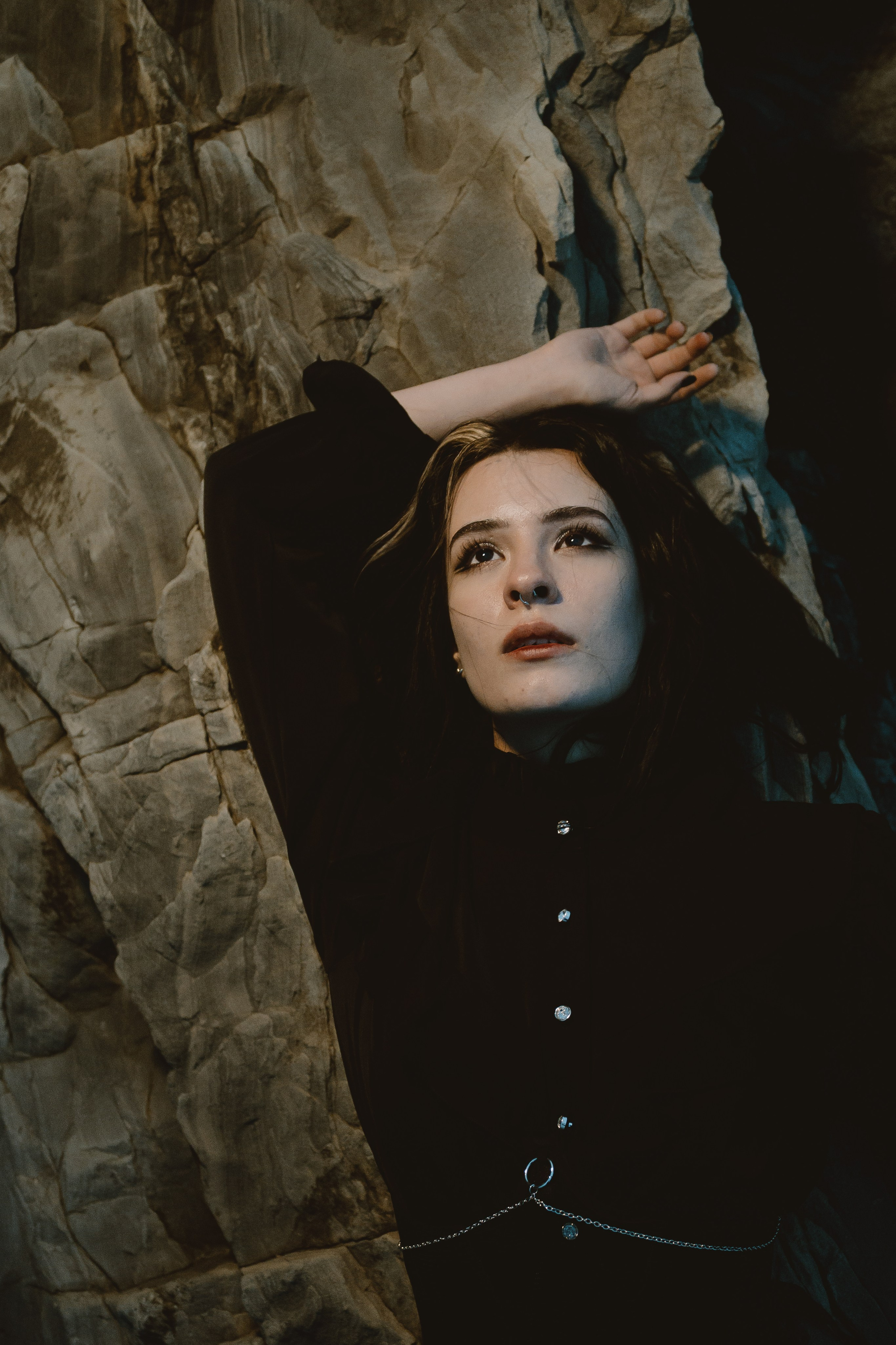 Съёмка у моря с оленьими рогами