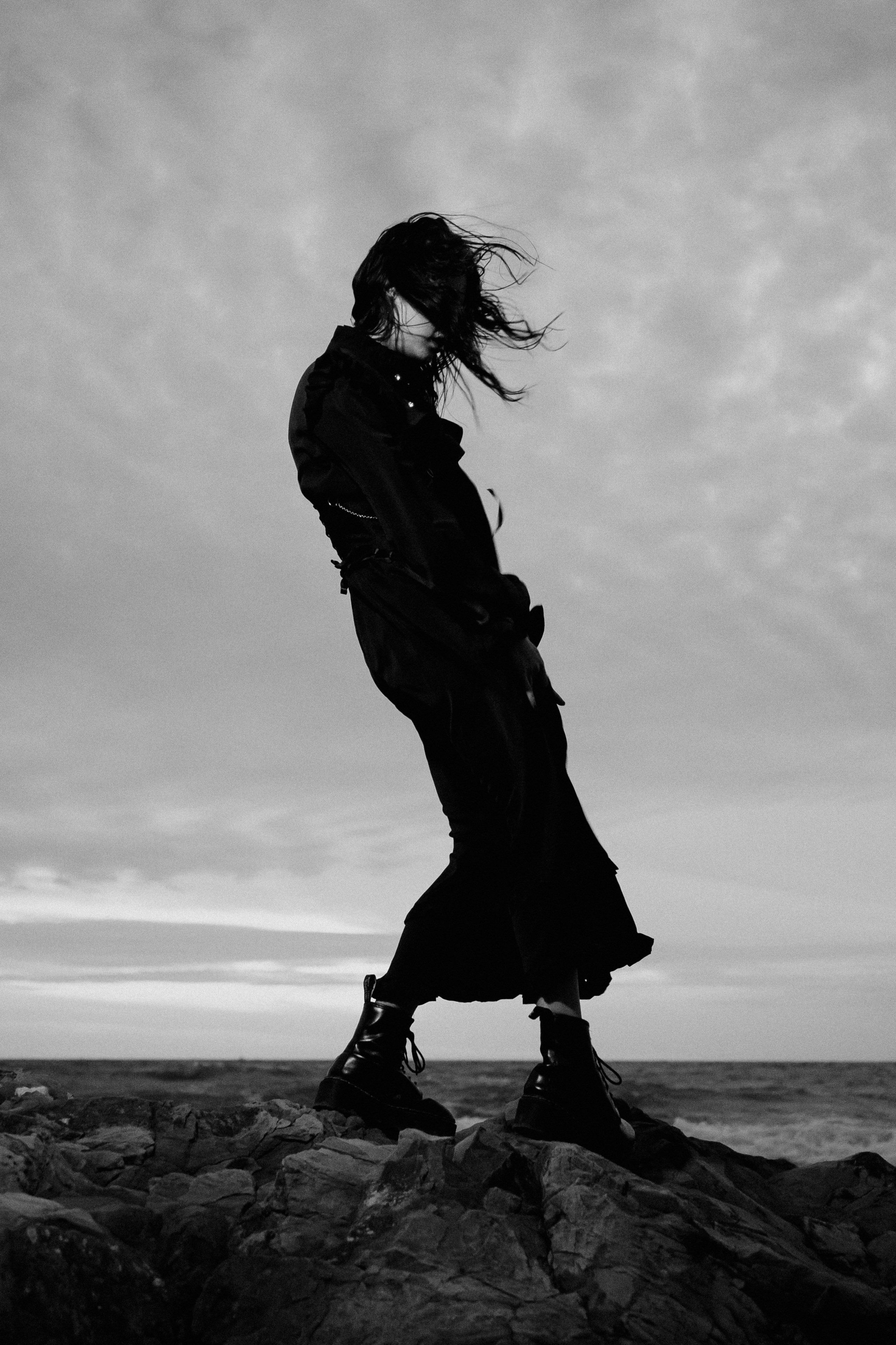 Съёмка у моря с оленьими рогами