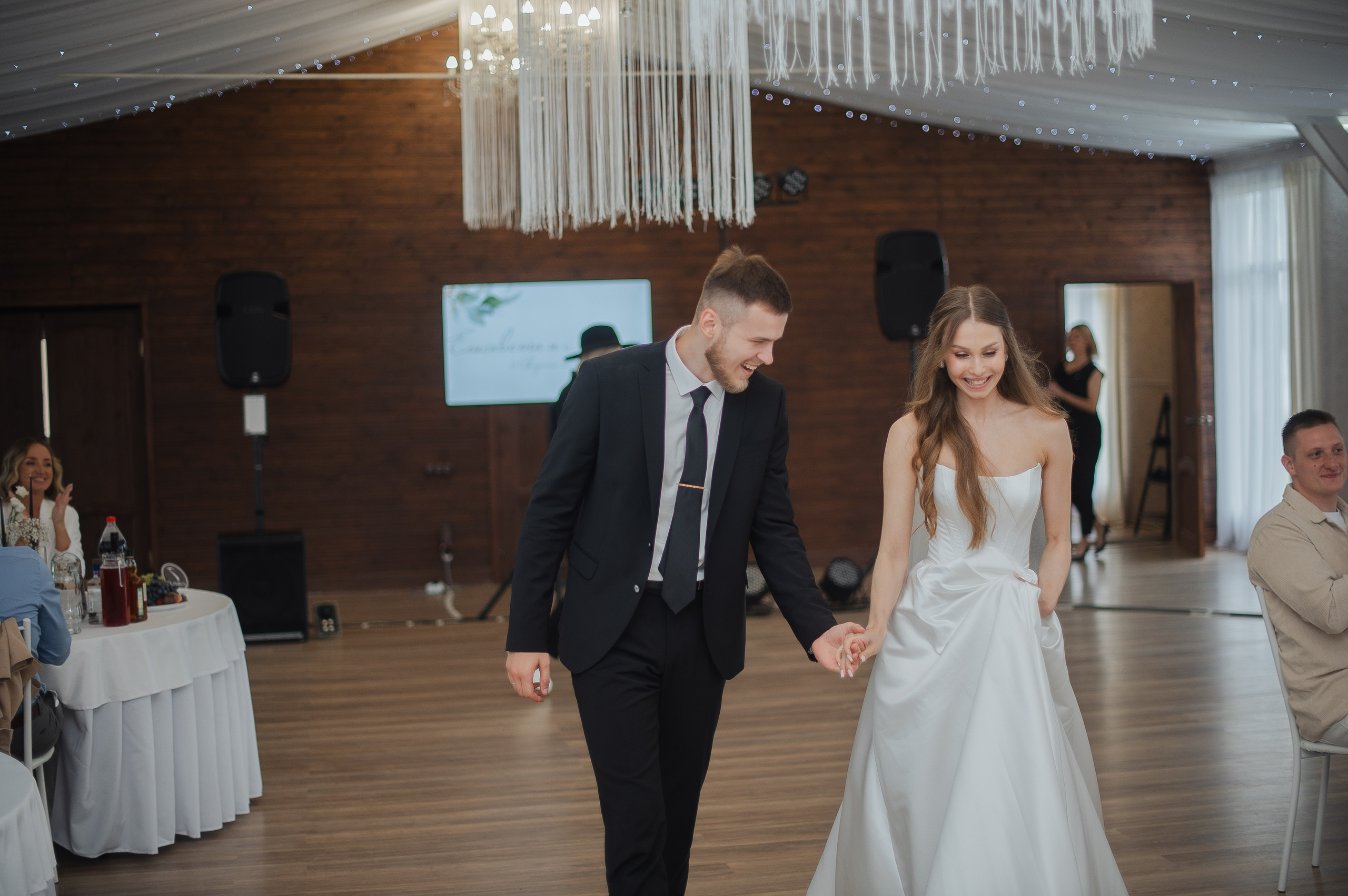 Свадьба на берегу Волги. Свадебный фотограф в Ярославле Денис Медоваров