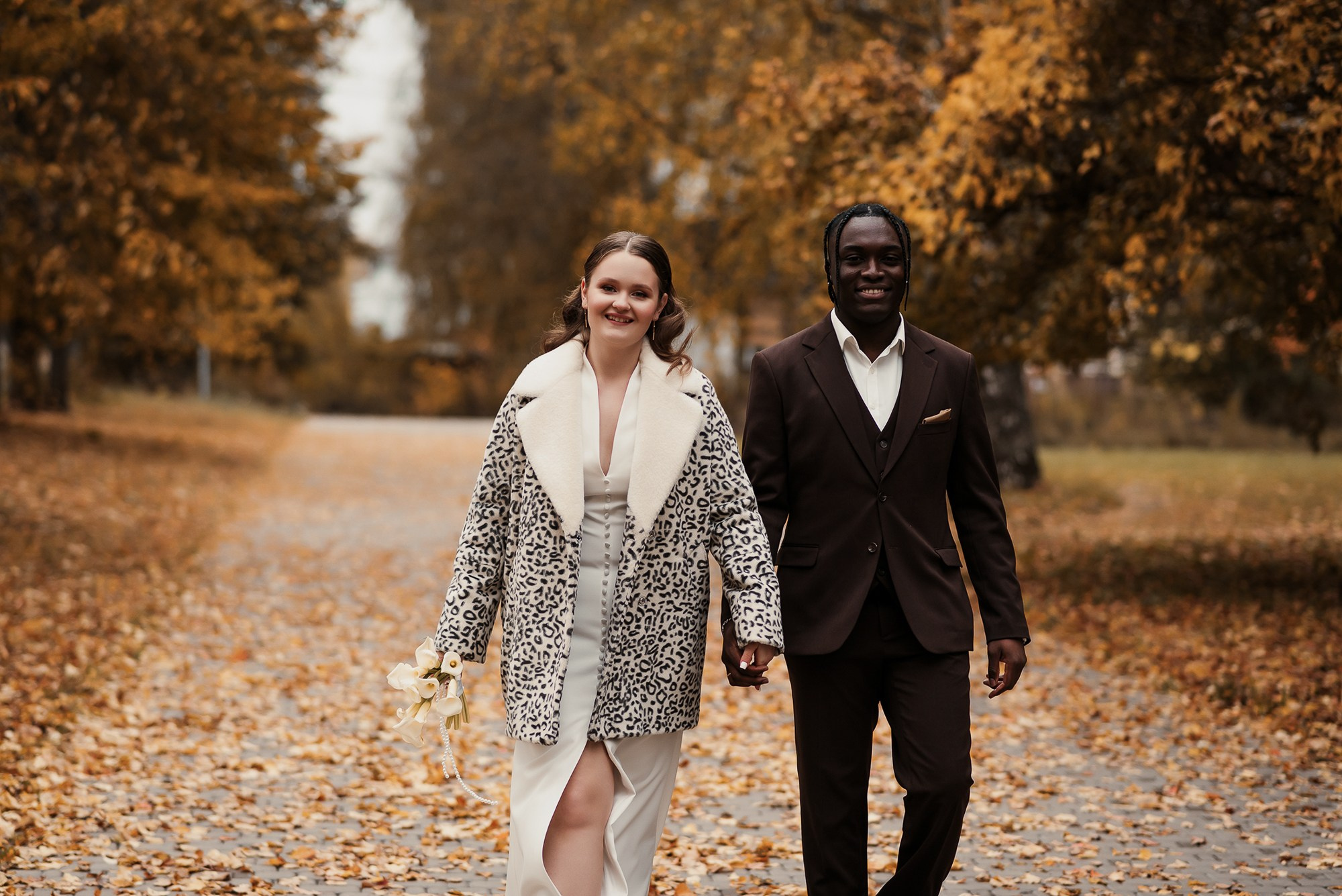 Свадебная осенняя фотосессия в кленах. Свадебный и репортажный фотограф в Ярославле Евгений Сальников