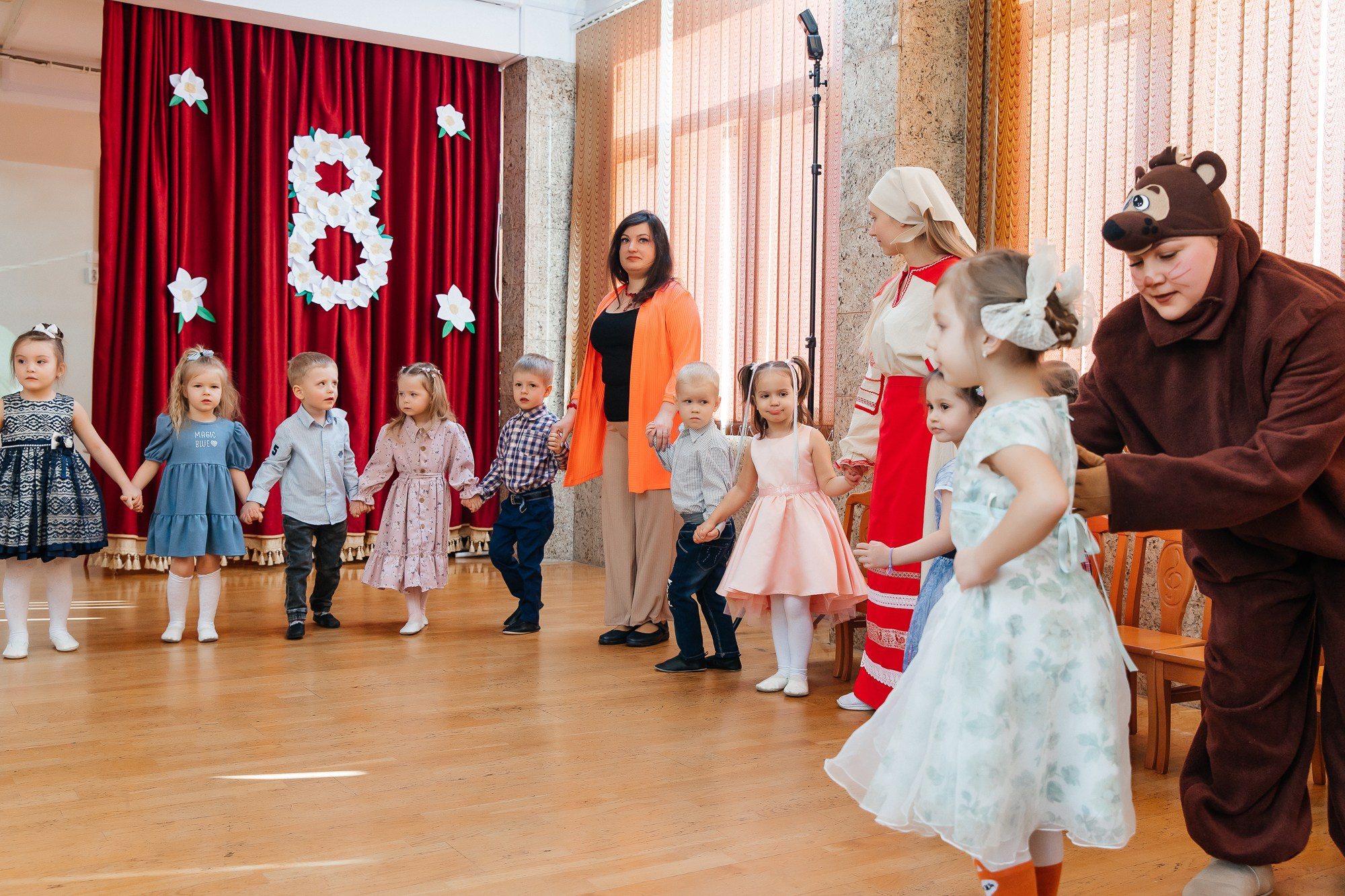 Детский сад № 93 — Утренник (07.03.2023). Свадебный и семейный фотограф Крамар Наталья