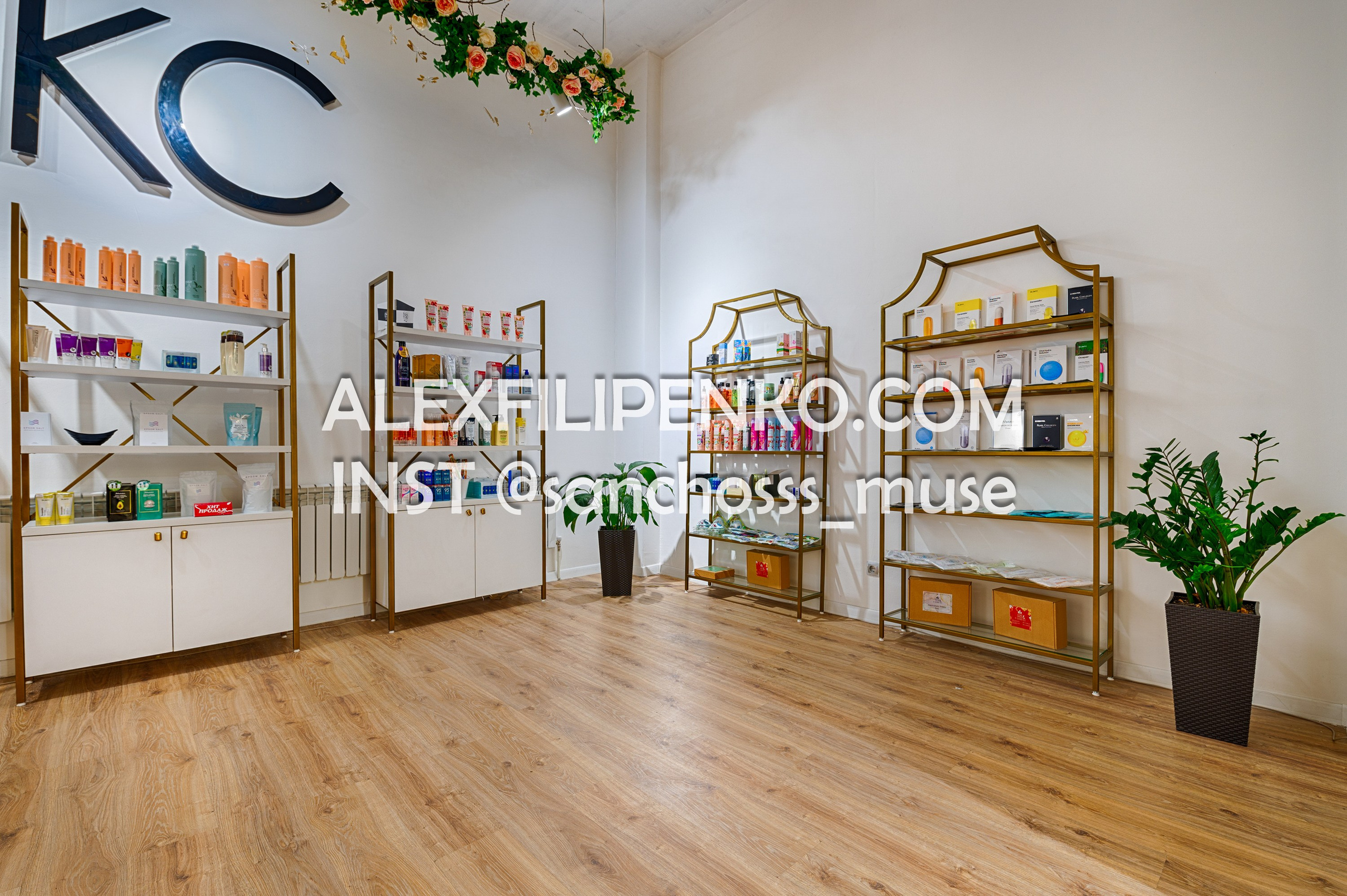 Luxe K-COSMETICS, магазина косметики. Фотограф интерьера недвижимости и архитектуры в Астане