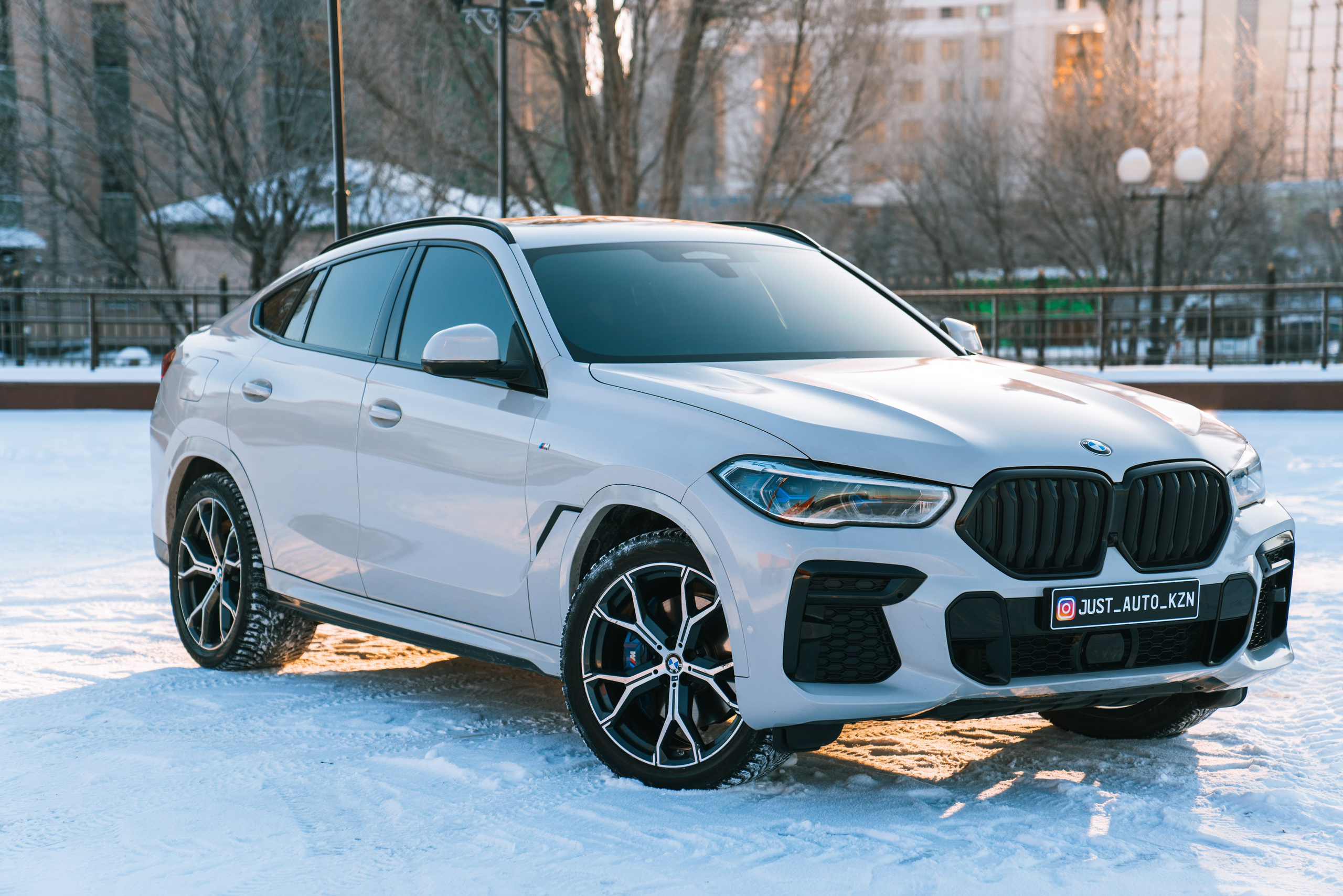 BMW X6 30d X-Drive. Идеальные портреты для соцсетей — Фотограф Ленар