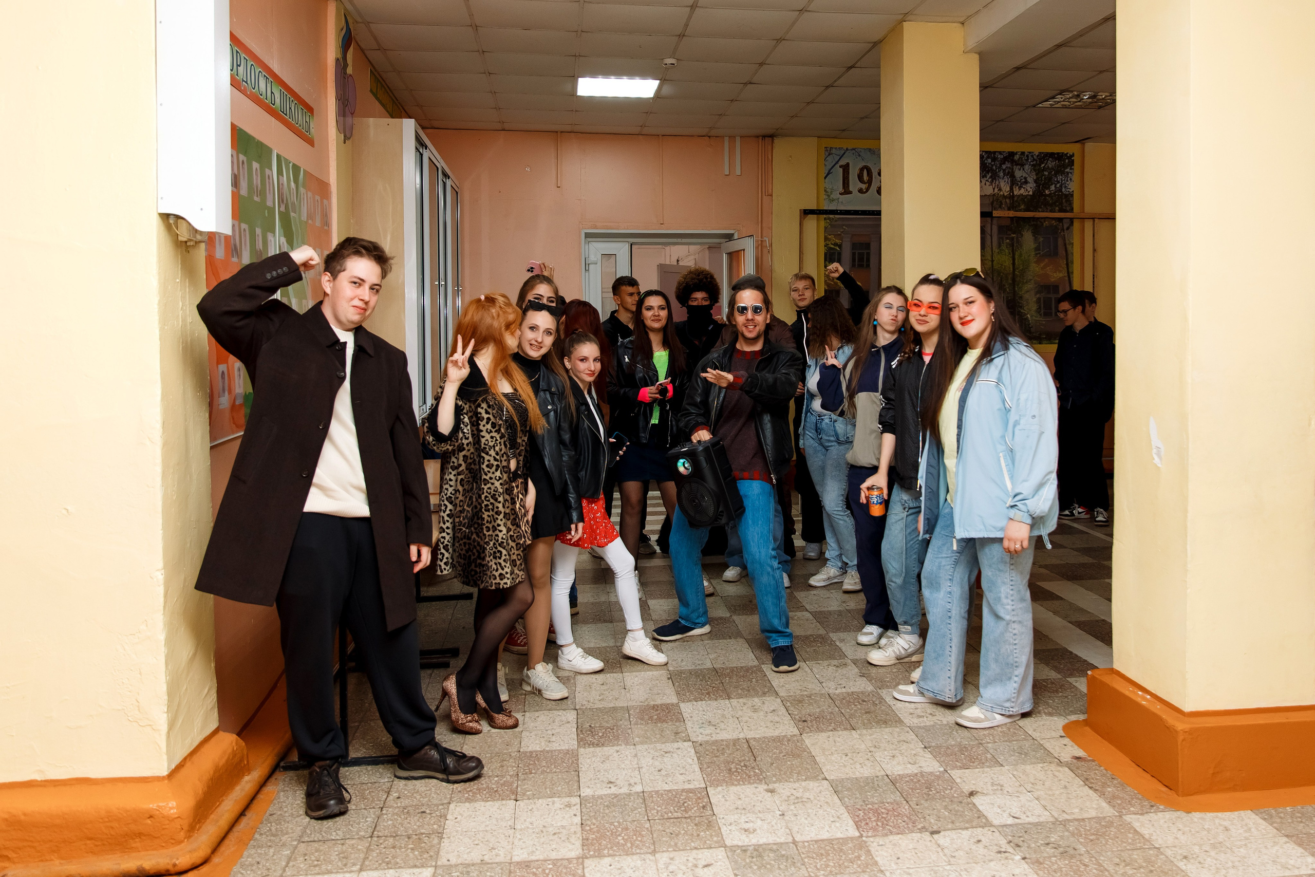 11 класс день не послушания в школе. Фотограф Любовь Корниенко, Примоский край