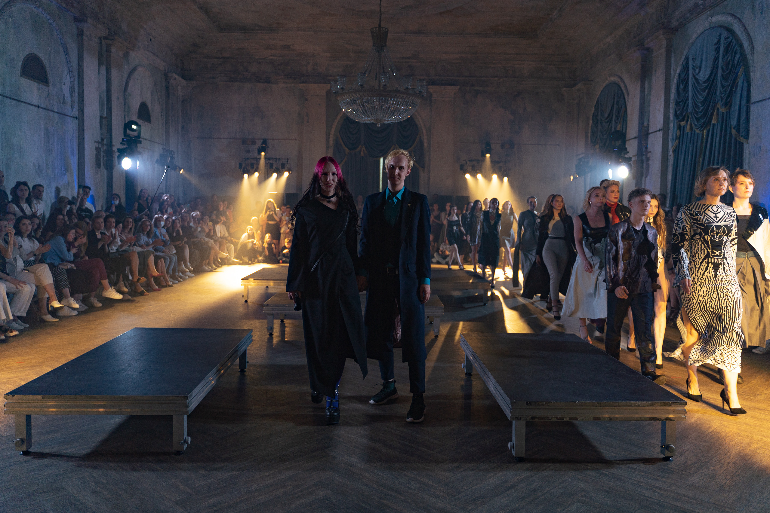 Выпускной показ модельной школы Сергея Луковского. Свадебный и семейный фотограф в Санкт-Петербурге Дмитрий Панин