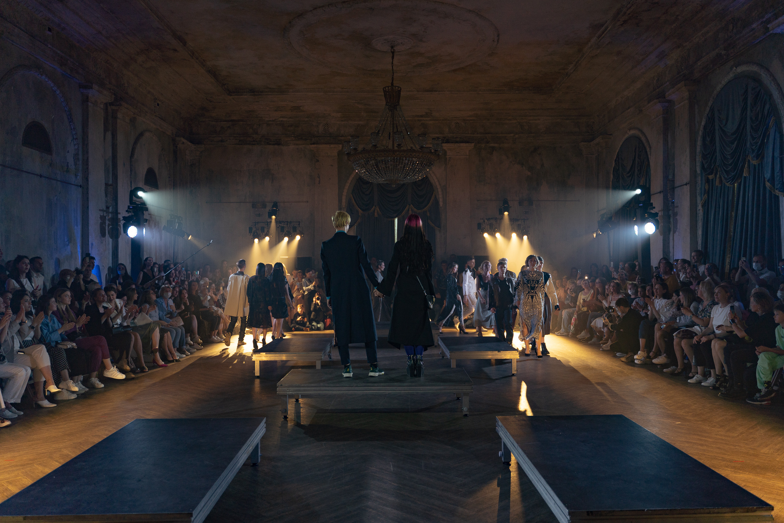 Выпускной показ модельной школы Сергея Луковского. Свадебный и семейный фотограф в Санкт-Петербурге Дмитрий Панин