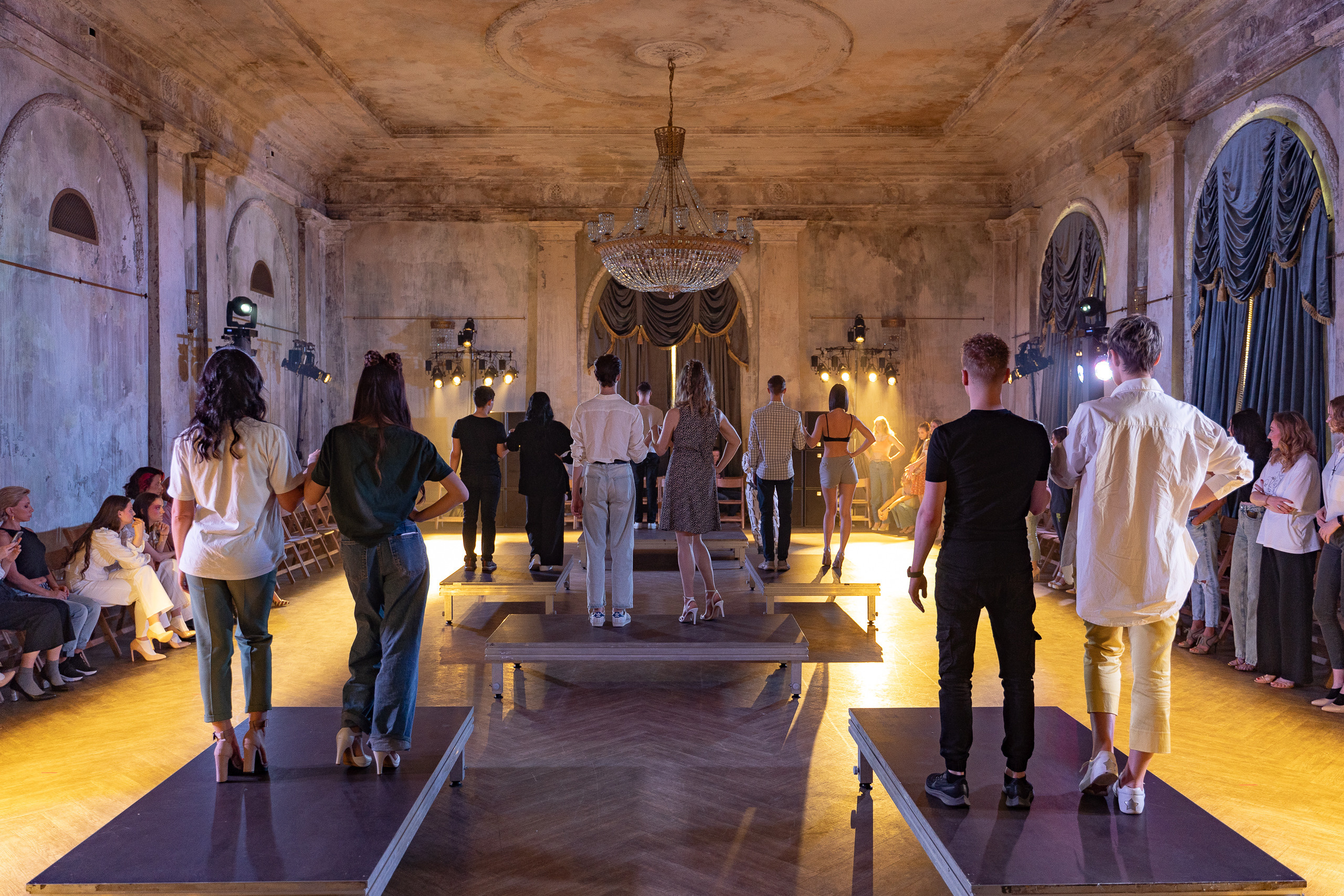 Выпускной показ модельной школы Сергея Луковского. Свадебный и семейный фотограф в Санкт-Петербурге Дмитрий Панин