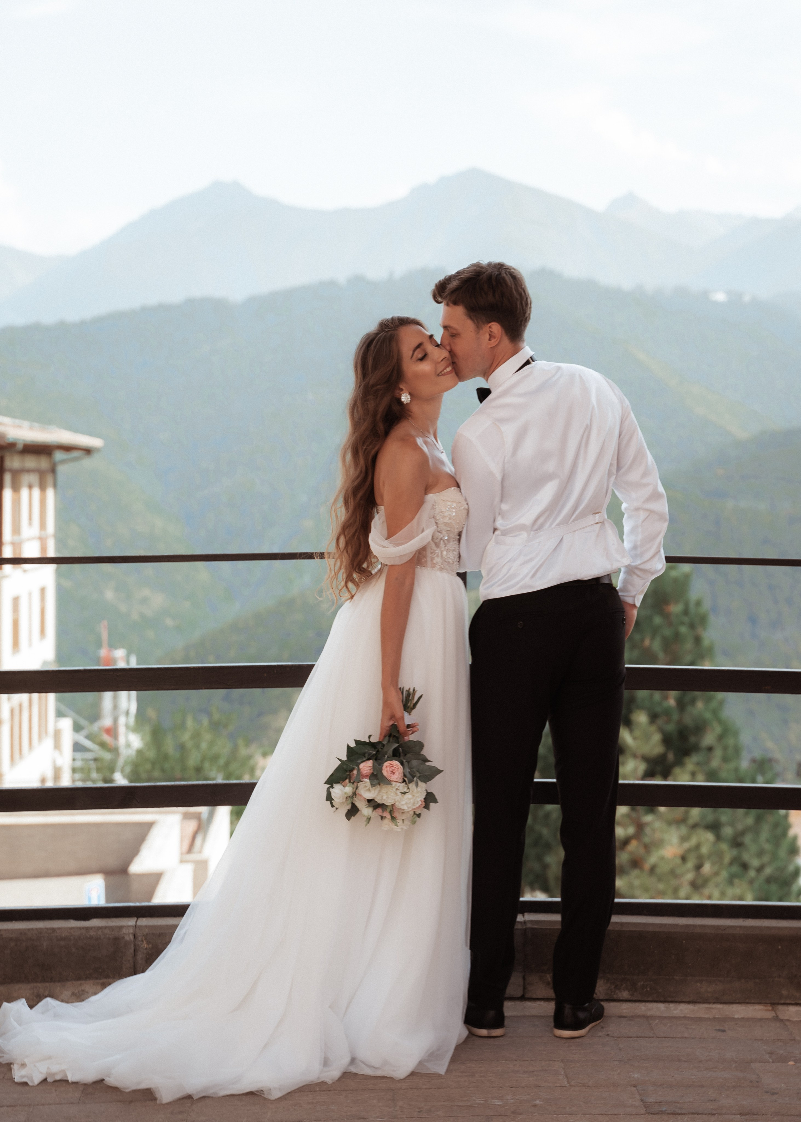 Свадебная фотосессия в Красной Поляне. Фотограф на Пхукете Максим