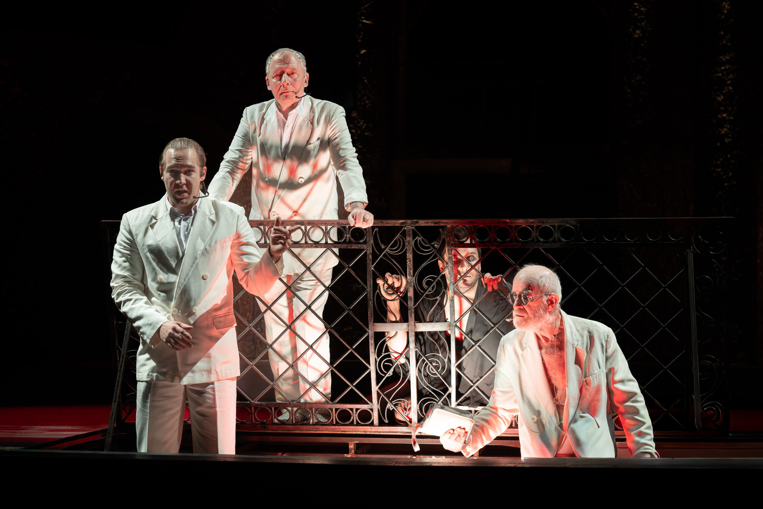 Театр Моссовета: Иисус Христос Супервезда — 35 лет на сцене. Сайт фотографа Сергея Абрамова