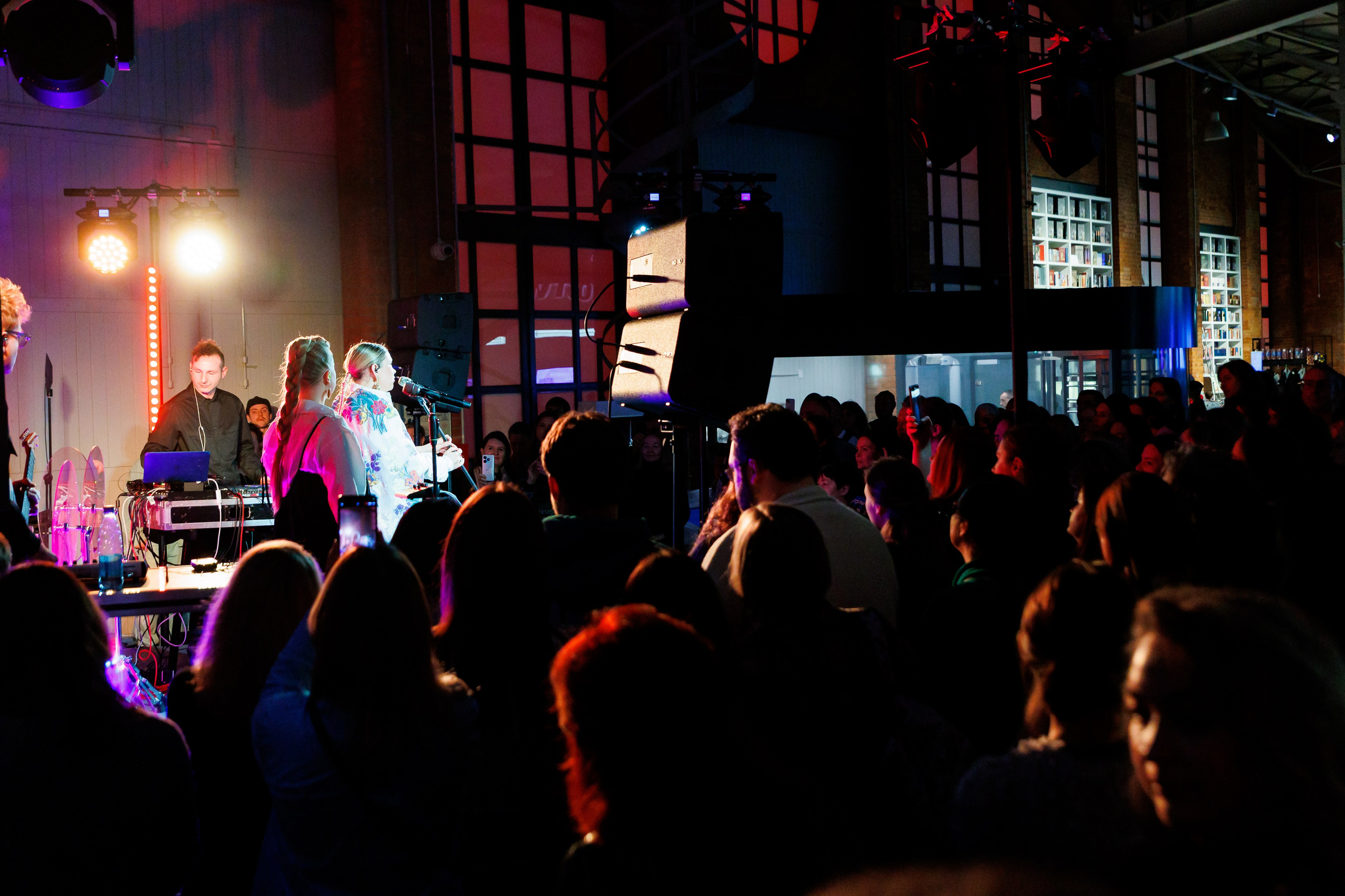 Мероприятия посвященные открытию выставки Иосиф Бродский — Место не хуже любого. Фотограф Иван Недорез