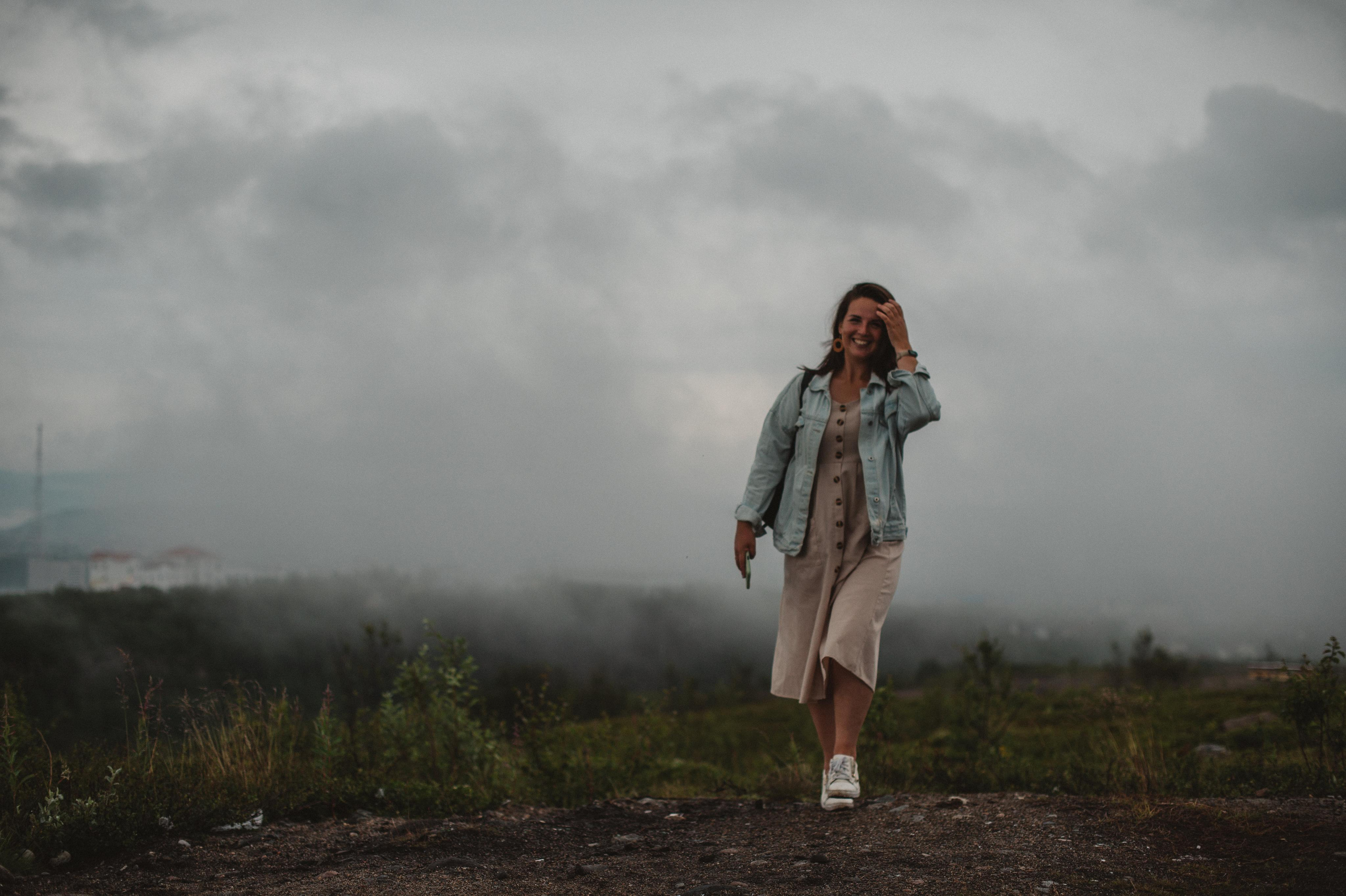 Прогулка по камням. Фотограф Наталья Могилевская Мурманск Териберка Сейдозеро Рыбачий