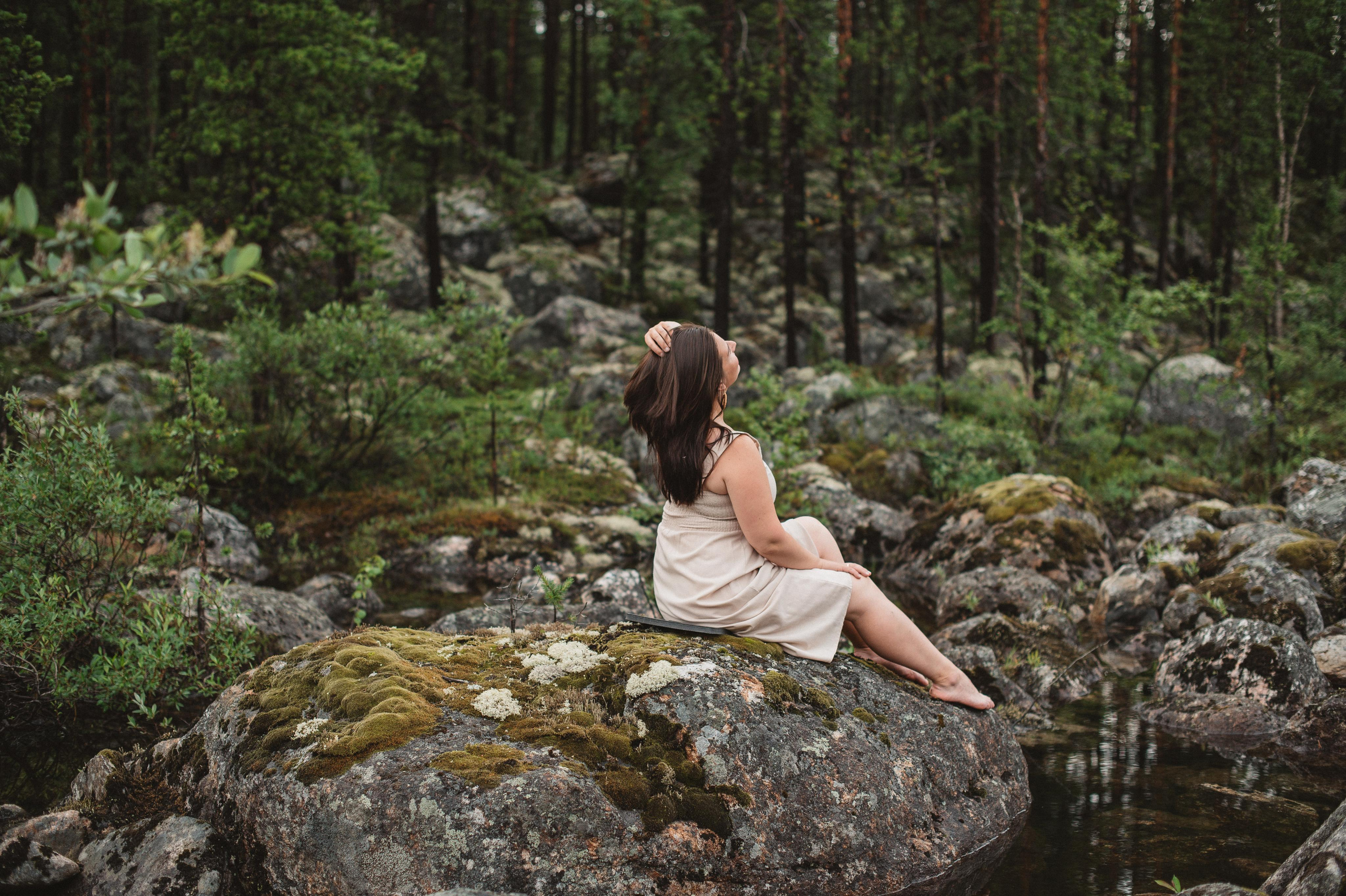 Прогулка по камням. Фотограф Наталья Могилевская Мурманск Териберка Сейдозеро Рыбачий