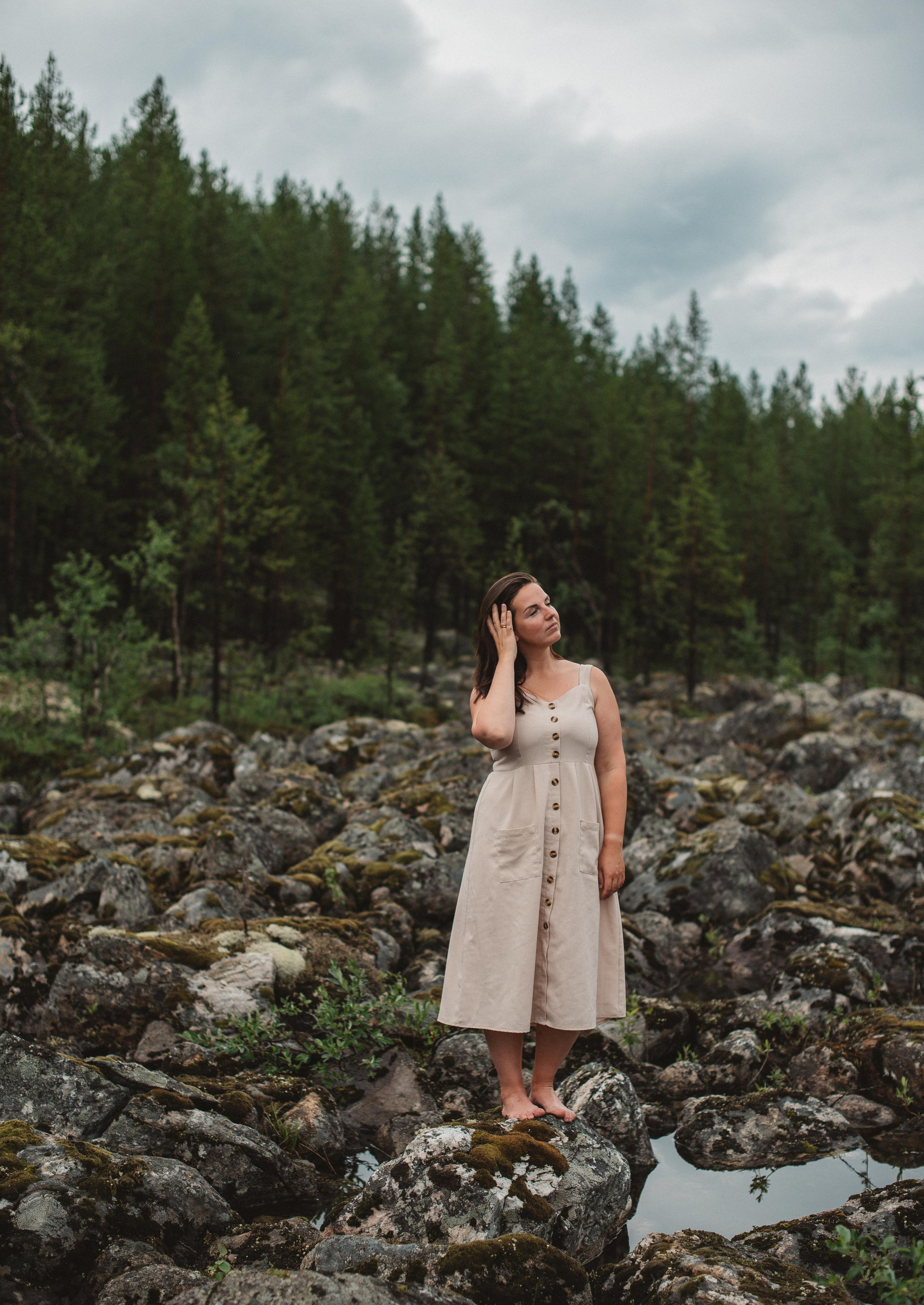 Прогулка по камням. Фотограф Наталья Могилевская Мурманск Териберка Сейдозеро Рыбачий