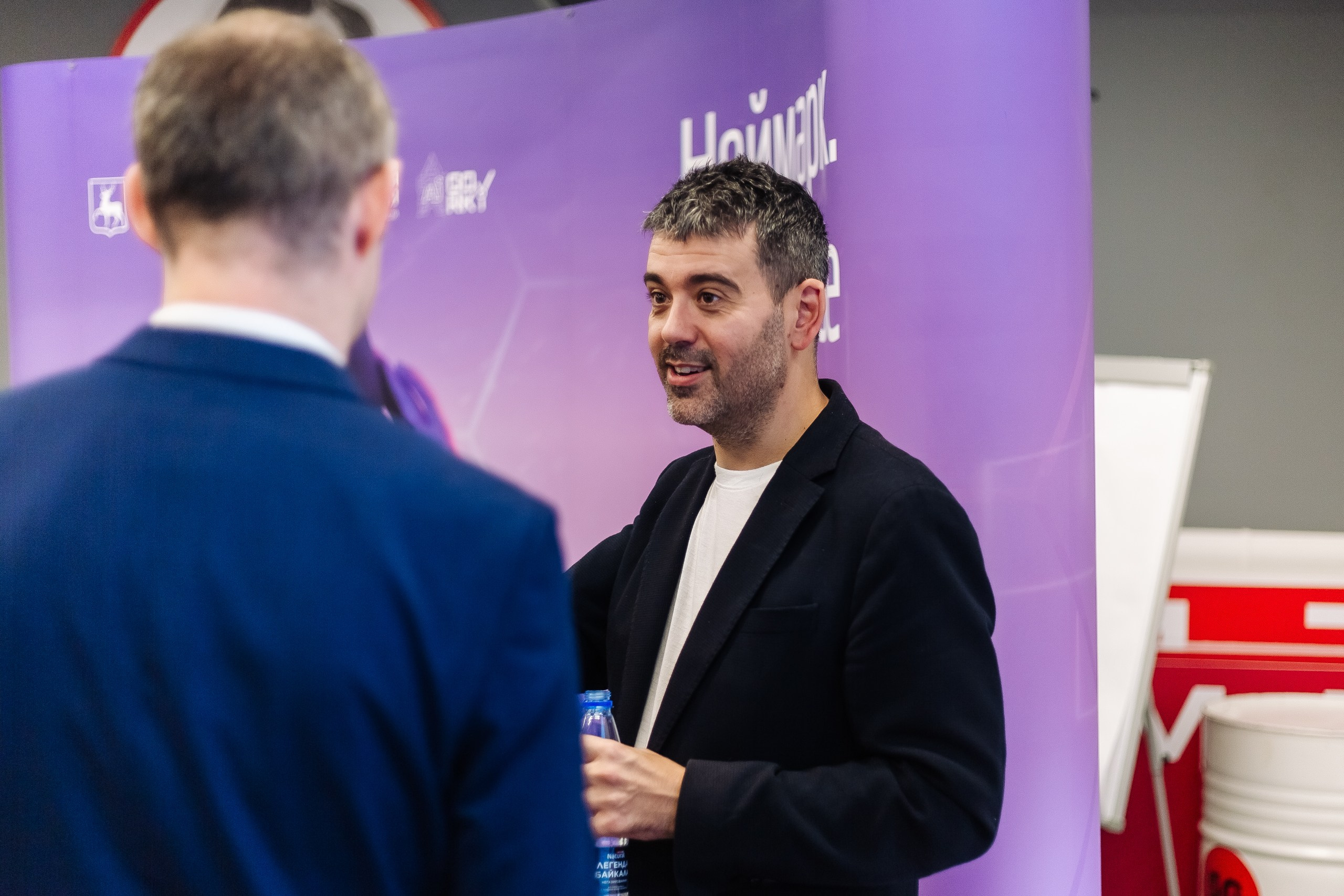 Неймарк. Лекторий. Репортажный и портретный фотограф в Нижнем Новгороде Максим Горшков