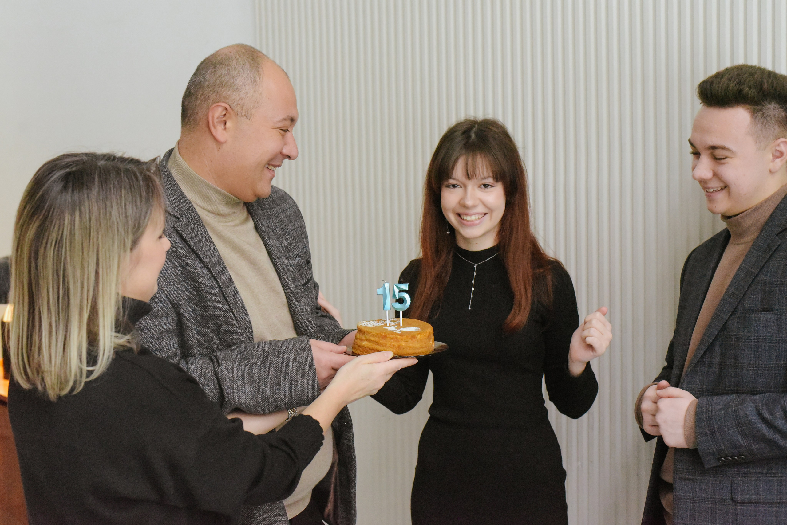 Молодые родители и взрослые дети. Фотограф Лола Волна, город Москва