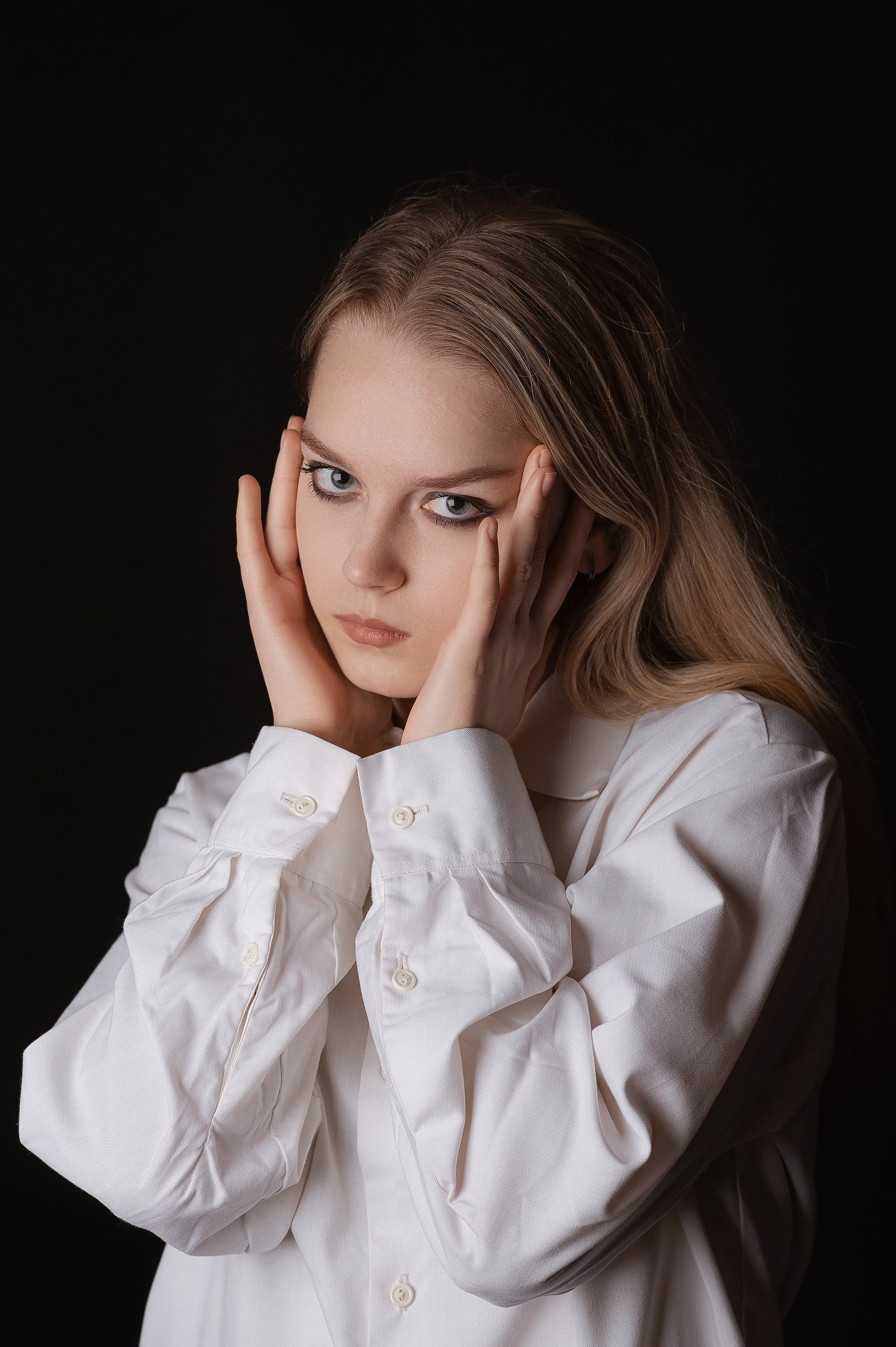 Мария студентка ЯГТИ имени Фирса Шишигина. Портреты. Свадебный фотограф в Ярославле Денис Медоваров