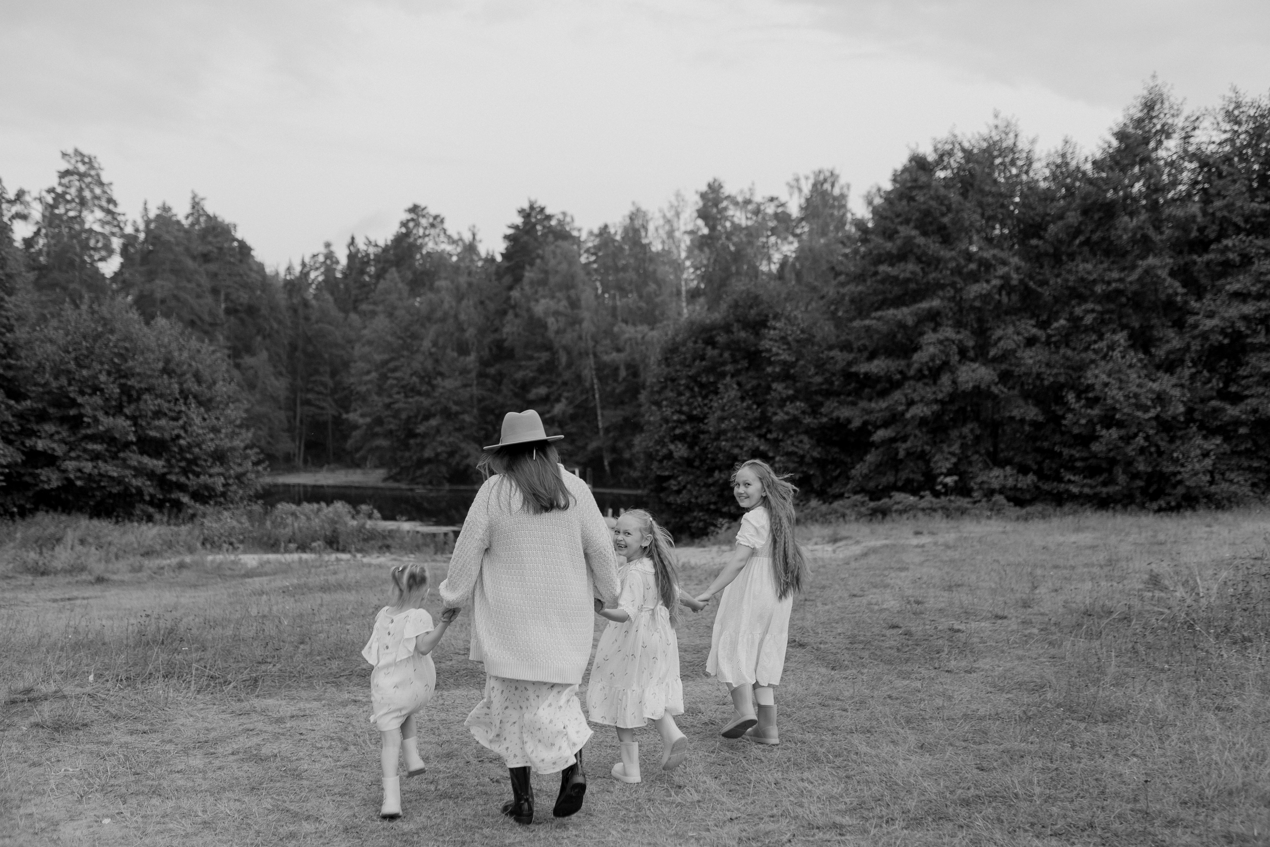 Мама Алина, Маша, Дина и Анечка. Фотограф Татьяна Семенова