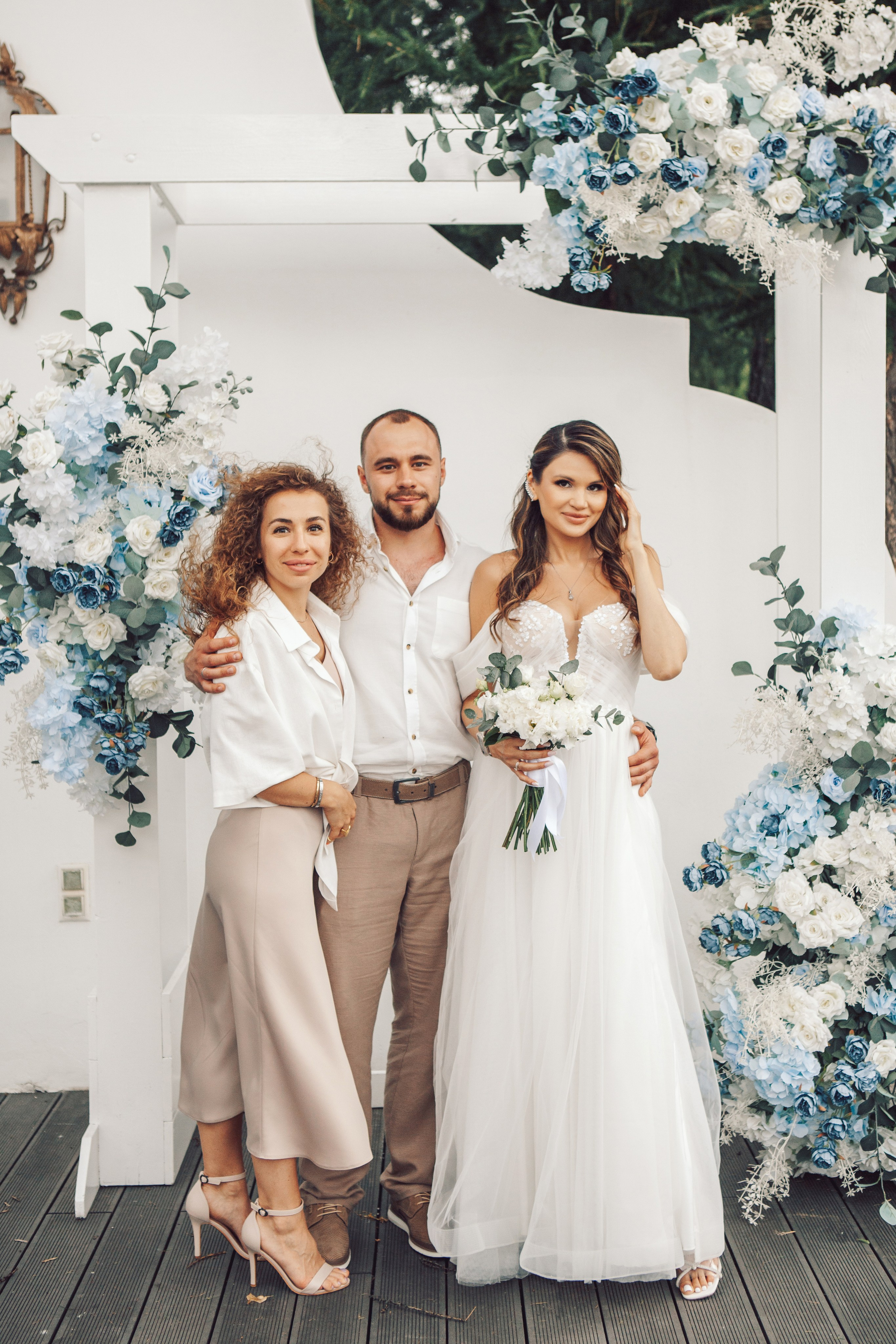 Молодожены в павильоне космонавтики и авиации №34 на вднх и в ресторане московское небо. Фотограф Ольга Ефремова